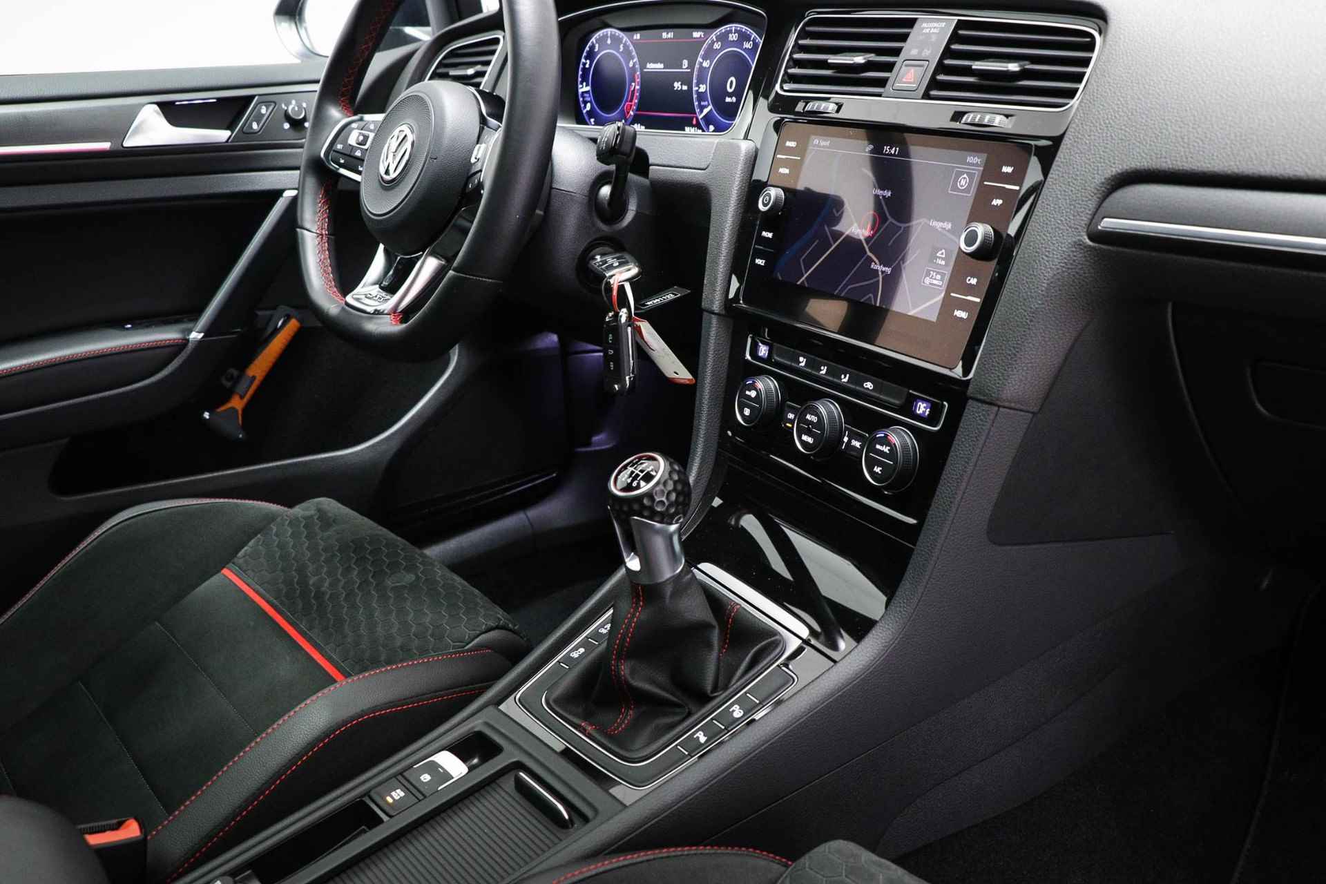 Volkswagen Golf 2.0 TSI GTI Performance | EXECUTIVE- PACK | PANORAMADAK | VIRTUAL COCKPIT | TREKHAAK | 19" - 3/67