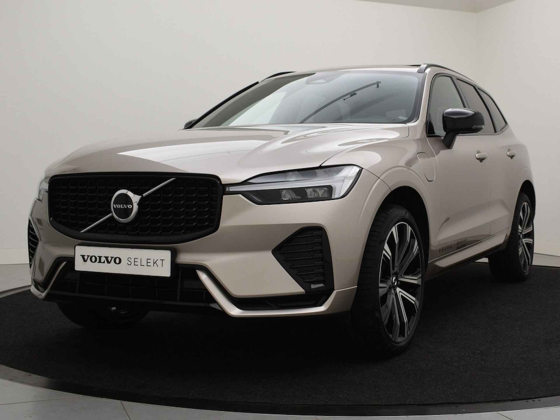 Volvo XC60 T6 PLUG-IN HYBRID LONG RANGE PLUS DARK SCHUIFDAK 20INCH ACC BLIS - 2/42