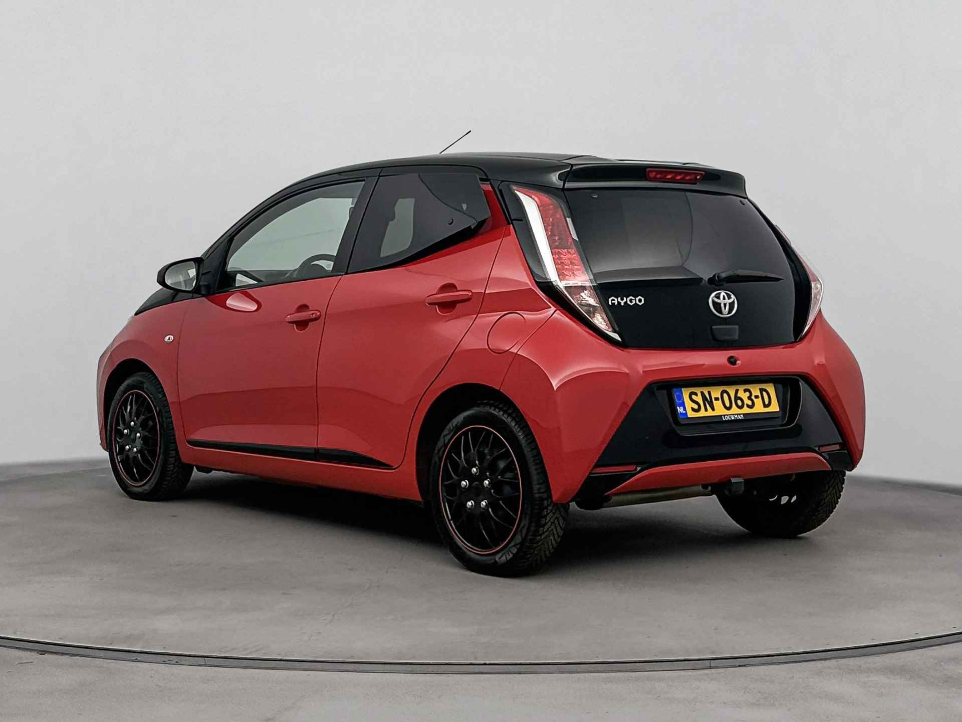 Toyota Aygo 1.0 VVT-i x-cite | Trekhaak (fietsendragerbeugel) | Airco | Achteruitrijcamera | - 15/39