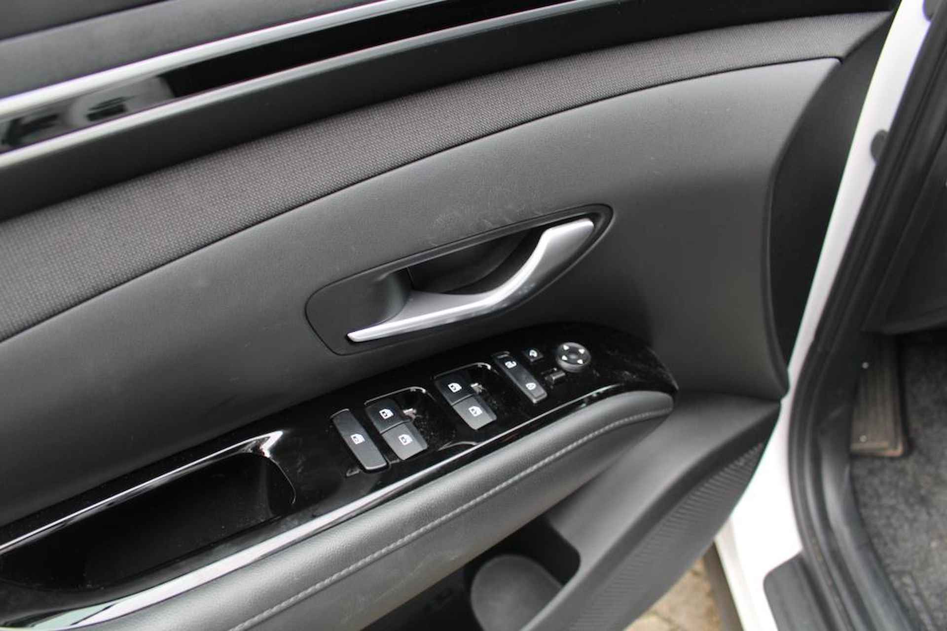 Hyundai TUCSON 1.6 T-GDI MHEV Comfort Smart Rijklaar incl 12 maanden bovag garantie - 9/12