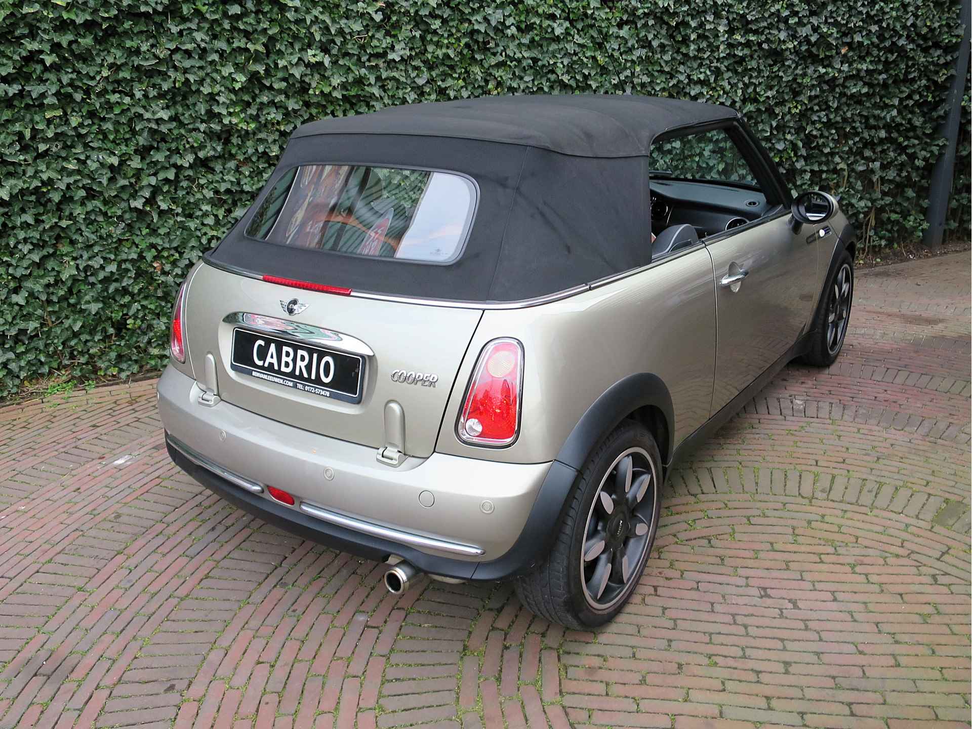 MINI Cabrio 1.6 Cooper Sidewalk R52 NL-auto, PDC, Leer, cruis, 17" en Youngtimer - 48/49