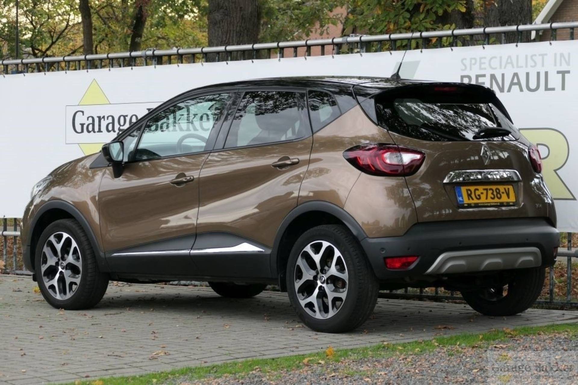 RENAULT Captur TCe 90 Intens - 2/26