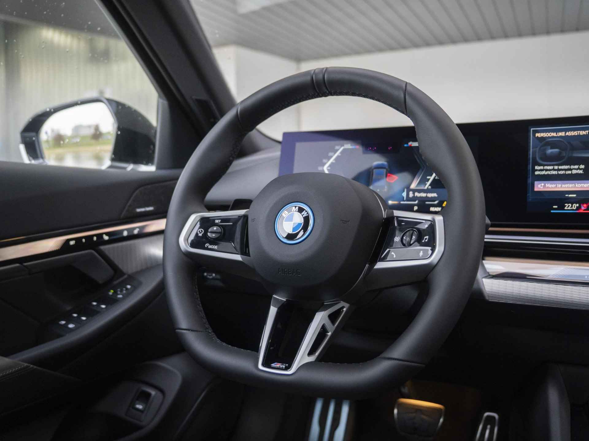 BMW i5 eDrive40 | M Sportpakket | Innovation Pack | Travel Pack | Comfort Pack - Hi Five - 61/63