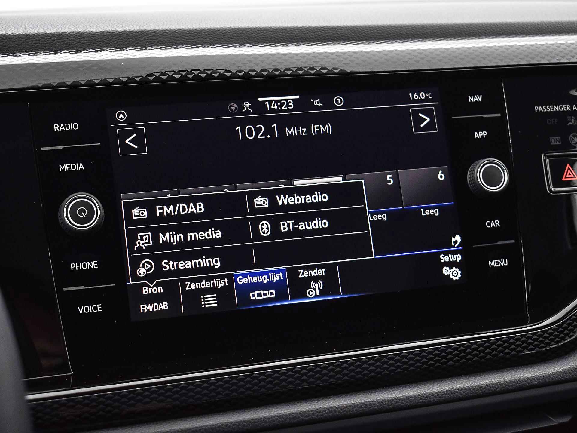 Volkswagen Taigo 1.0 Tsi 95pk Life | ACC | Airco | P-Sensoren | Camera | Keyless | Navi | App-Connect | 16'' Inch | Garantie t/m 02-08-2027 of 100.000km - 28/32