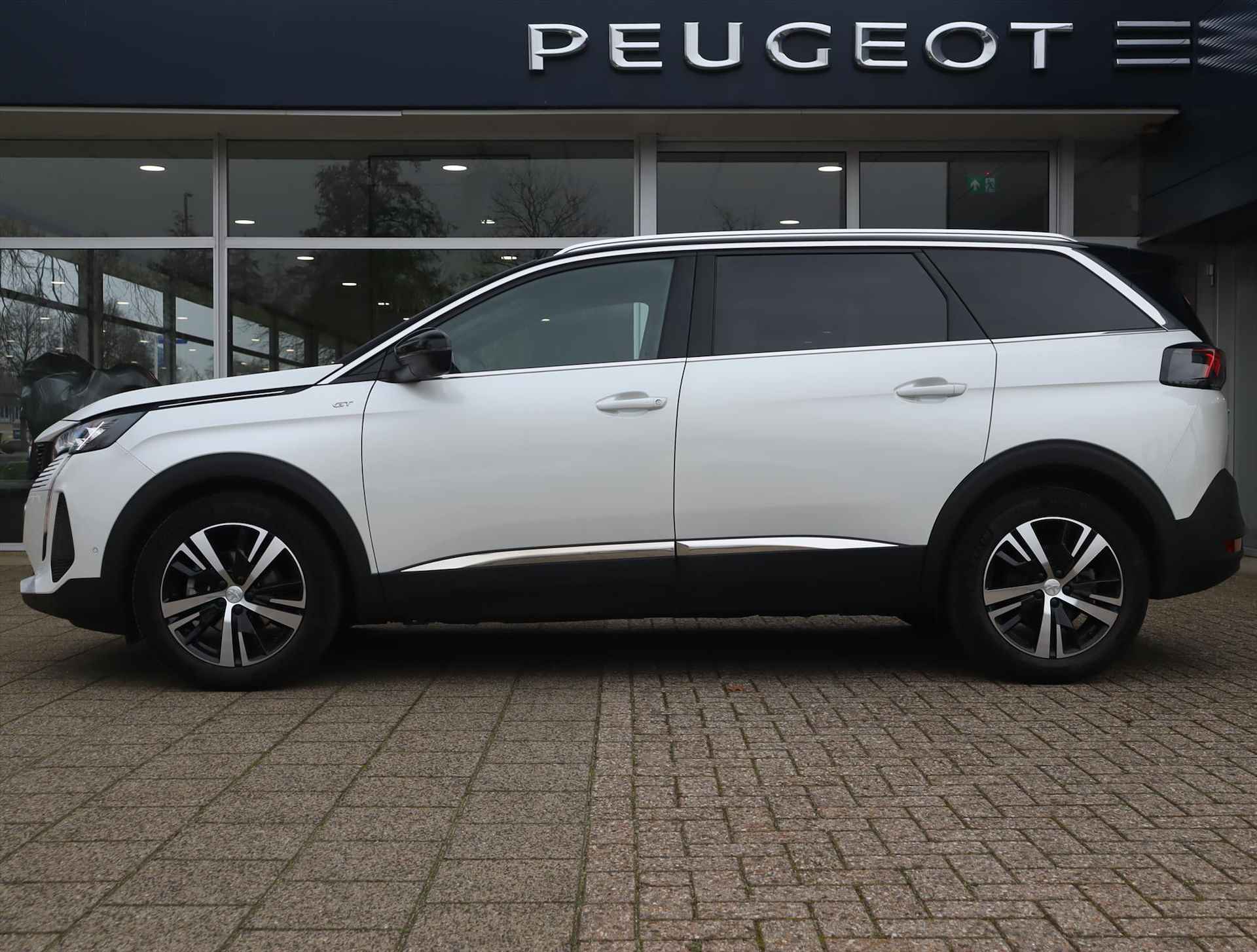 Peugeot 5008 SUV GT Hybrid 136pk e-DSC6 Automaat, Rijklaarprijs, Navigatie 360° Camera Adaptieve cruise control - 2/65