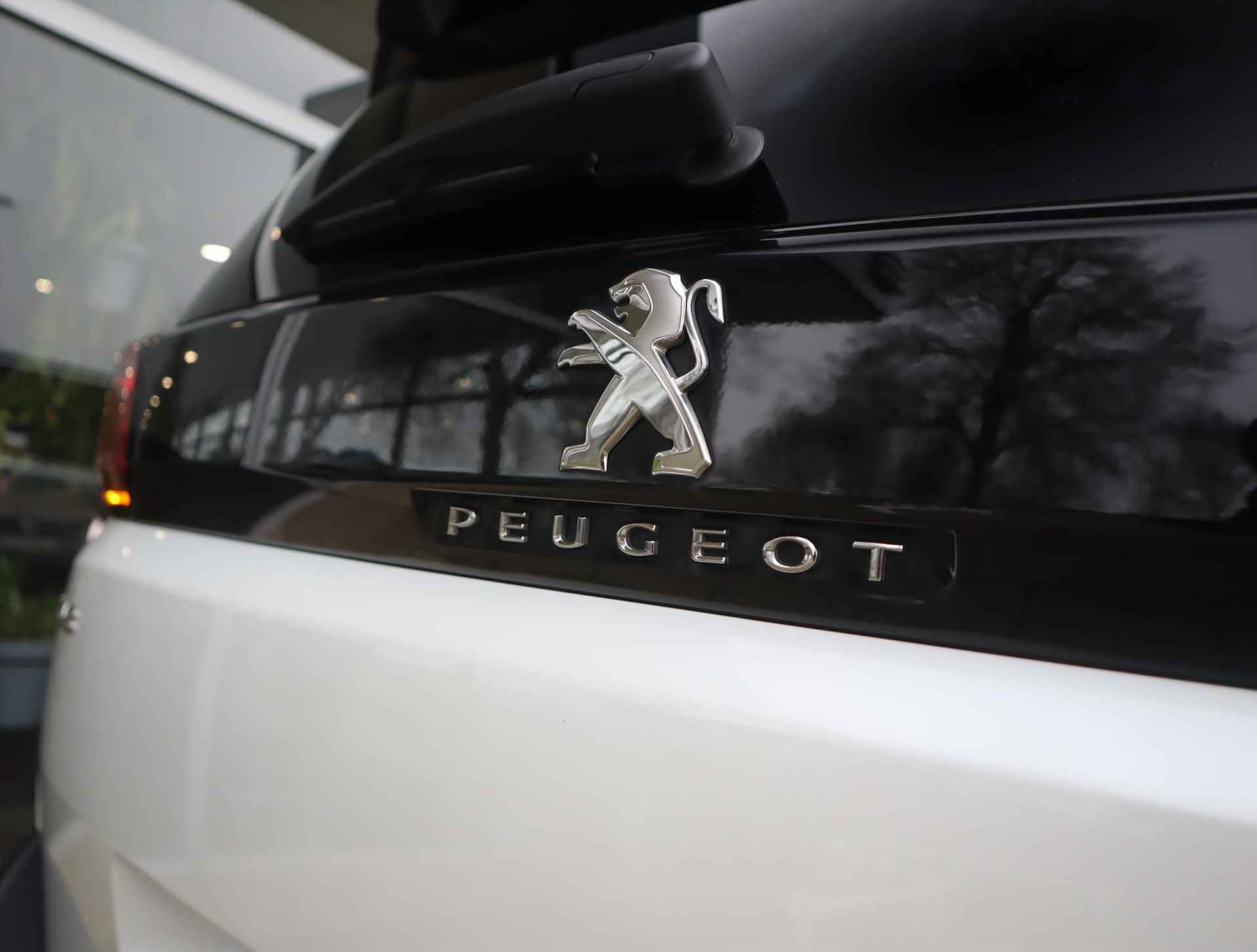 Peugeot 5008 SUV GT Hybrid 136pk e-DSC6 Automaat, Rijklaarprijs, Navigatie 360° Camera Adaptieve cruise control - 25/65