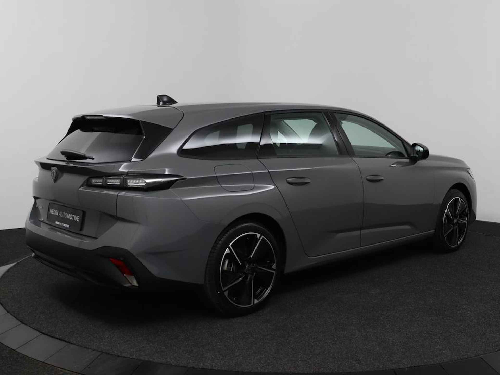 Peugeot e-308 SW Style 54 kWh | Parkeersensoren | Apple carplay/android auto | 18 inch velgen | - 2/49