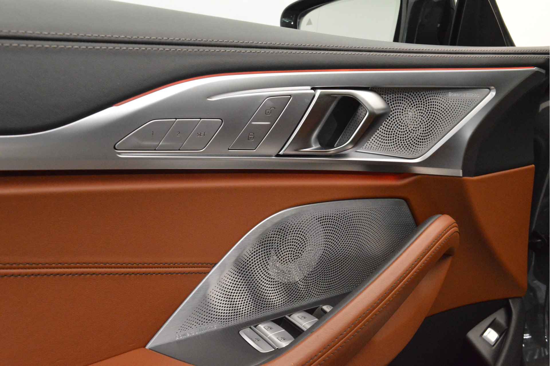 BMW 8 Serie Gran Coupé M850i xDrive High Executive Automaat / BMW M 50 Jahre uitvoering / Panoramadak / Laserlight / Bowers & Wilkins / Adaptief M Onderstel Professional / Stoelventilatie - 11/25