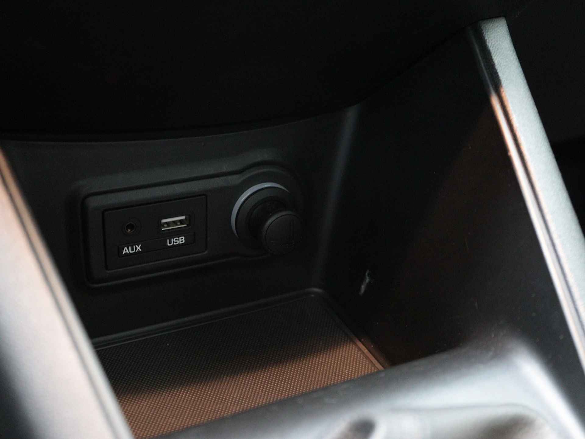 Hyundai ix20 1.4i Go! | Navigatie | Hoog zitter | Achteruitrij Camera | - 32/38