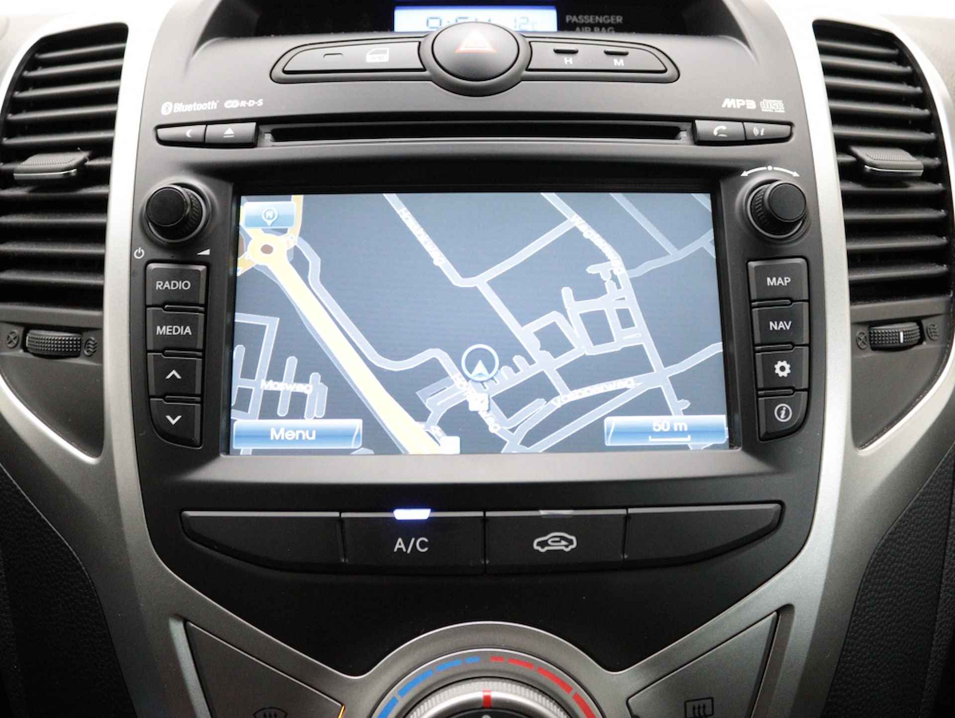 Hyundai ix20 1.4i Go! | Navigatie | Hoog zitter | Achteruitrij Camera | - 35/38