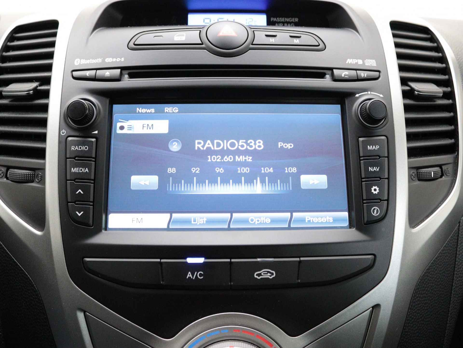 Hyundai ix20 1.4i Go! | Navigatie | Hoog zitter | Achteruitrij Camera | - 37/38