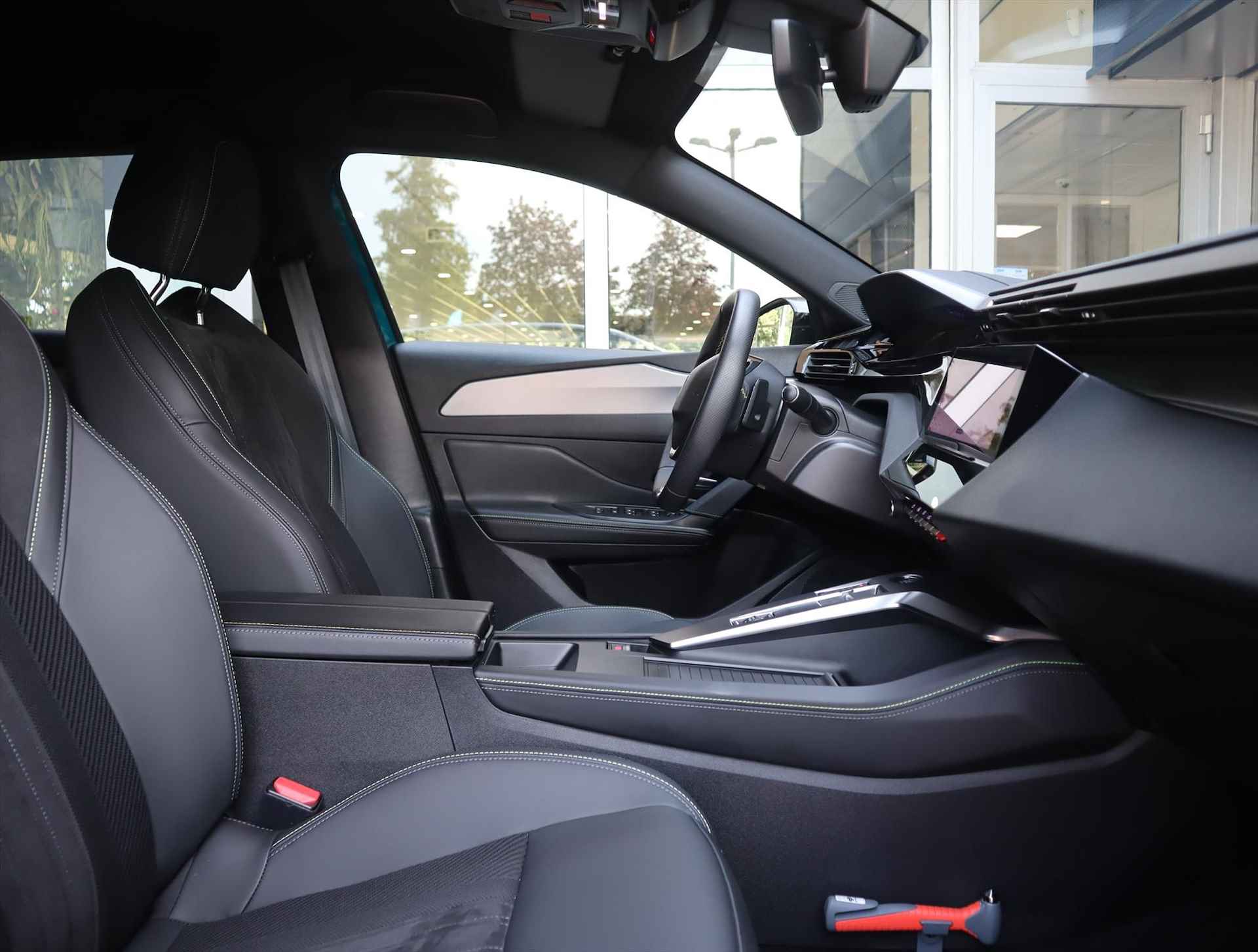 PEUGEOT 408 GT First Edition Plug-In Hybrid 225PK e-EAT8 automaat, Rijklaarprijs, Elektrisch verstelbare stoelen met Alcantaraleder 20 - 7/72