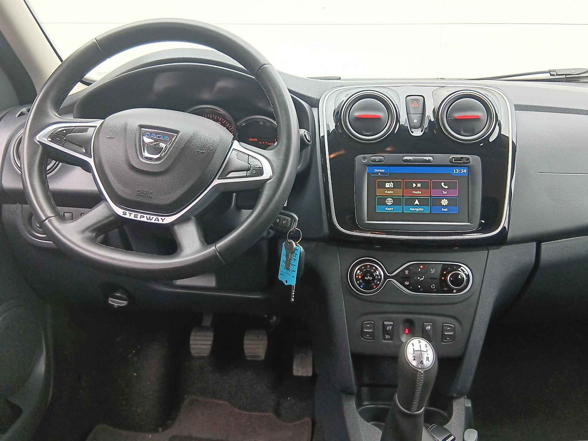 Dacia Sandero 0.9 TCe 90 Tech Road Stepway Navigatie / Climate Control / Dakrail / DAB / Cruise Control - 4/36