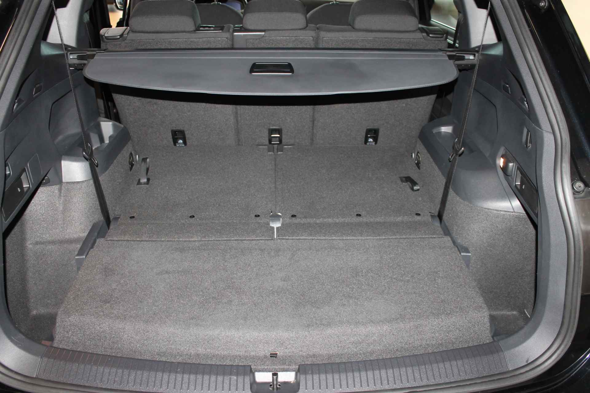Volkswagen Tiguan Allspace 1.5 TSI 150pk Highline Business R 7p. RIJKLAAR ALL-IN PRIJS  NL auto | 7 persoons | Panoramadak | Wegklapbare Trekhaak 100% (Dealer) onderhouden label - 27/38