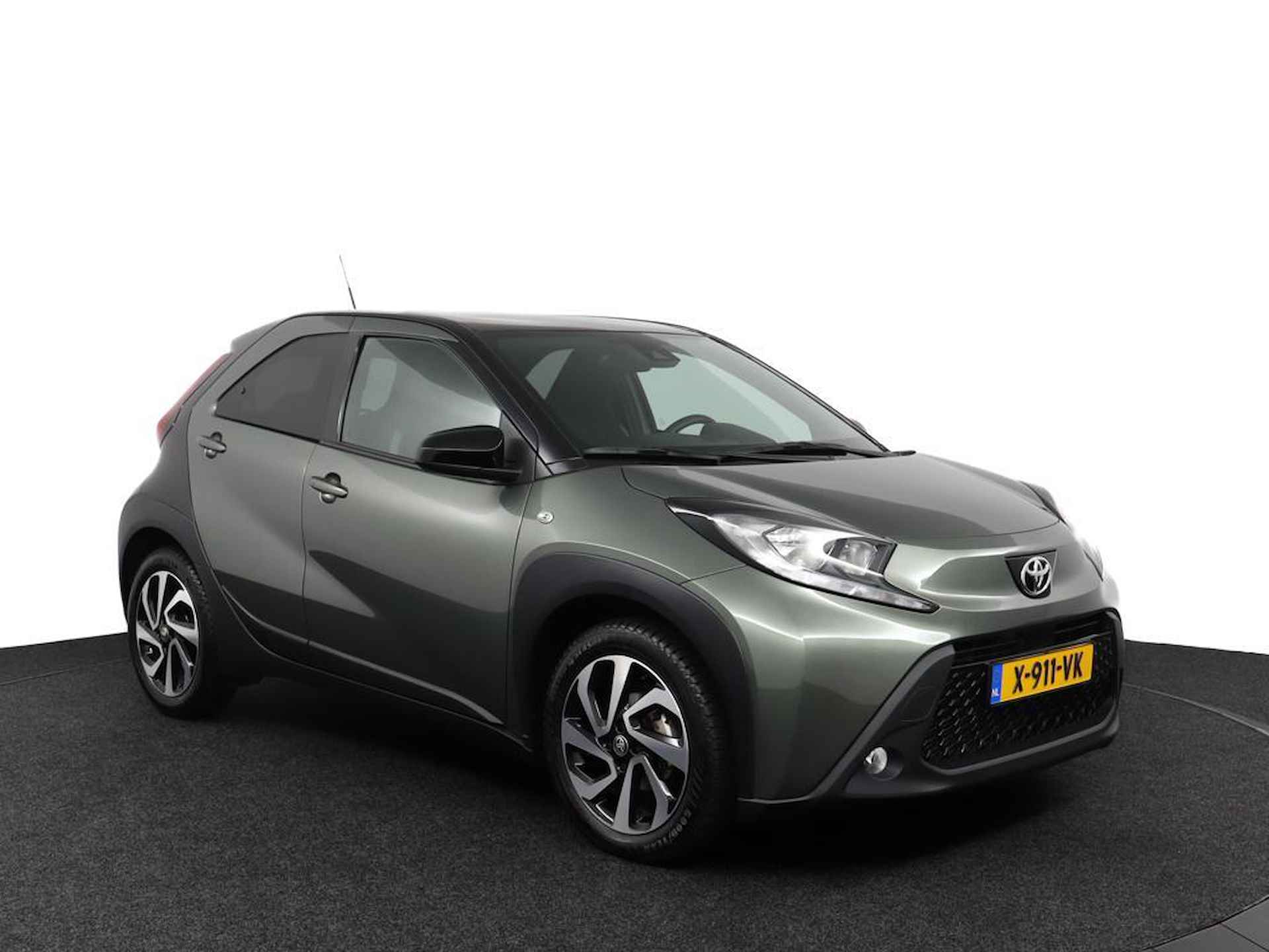 Toyota Aygo X 1.0 VVT-i MT Pulse | Stoelverwarming | Adaptive Cruise Control | All Seasonbanden | Apple Carplay/Android Auto | - 14/43