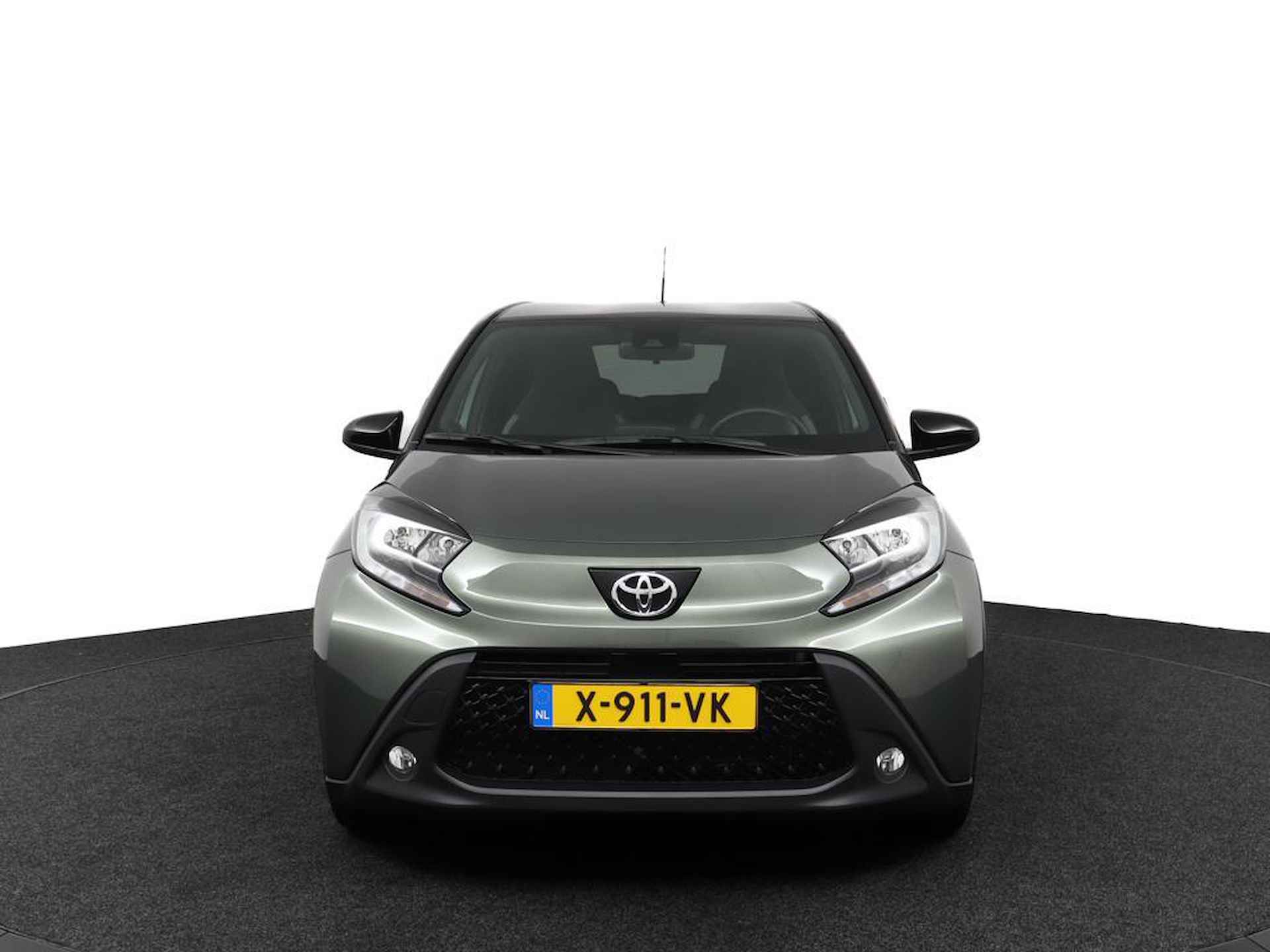 Toyota Aygo X 1.0 VVT-i MT Pulse | Stoelverwarming | Adaptive Cruise Control | All Seasonbanden | Apple Carplay/Android Auto | - 16/43