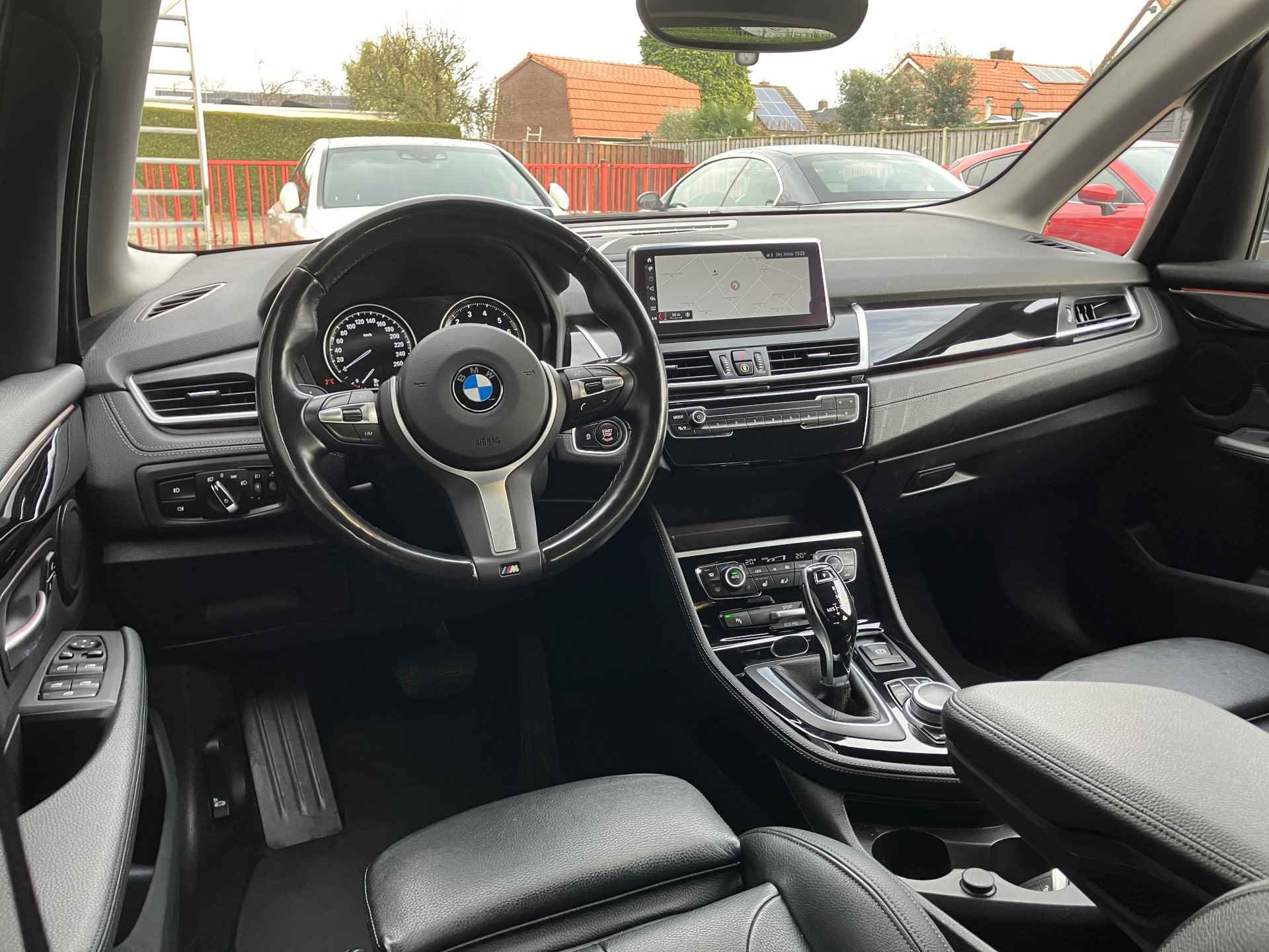 BMW 2 Serie Active Tourer 220i High Executive 192 pk AUT. | 1e eigenaar | dealer onderhouden | leder sportstoelen | navigatie | DAB - 16/40