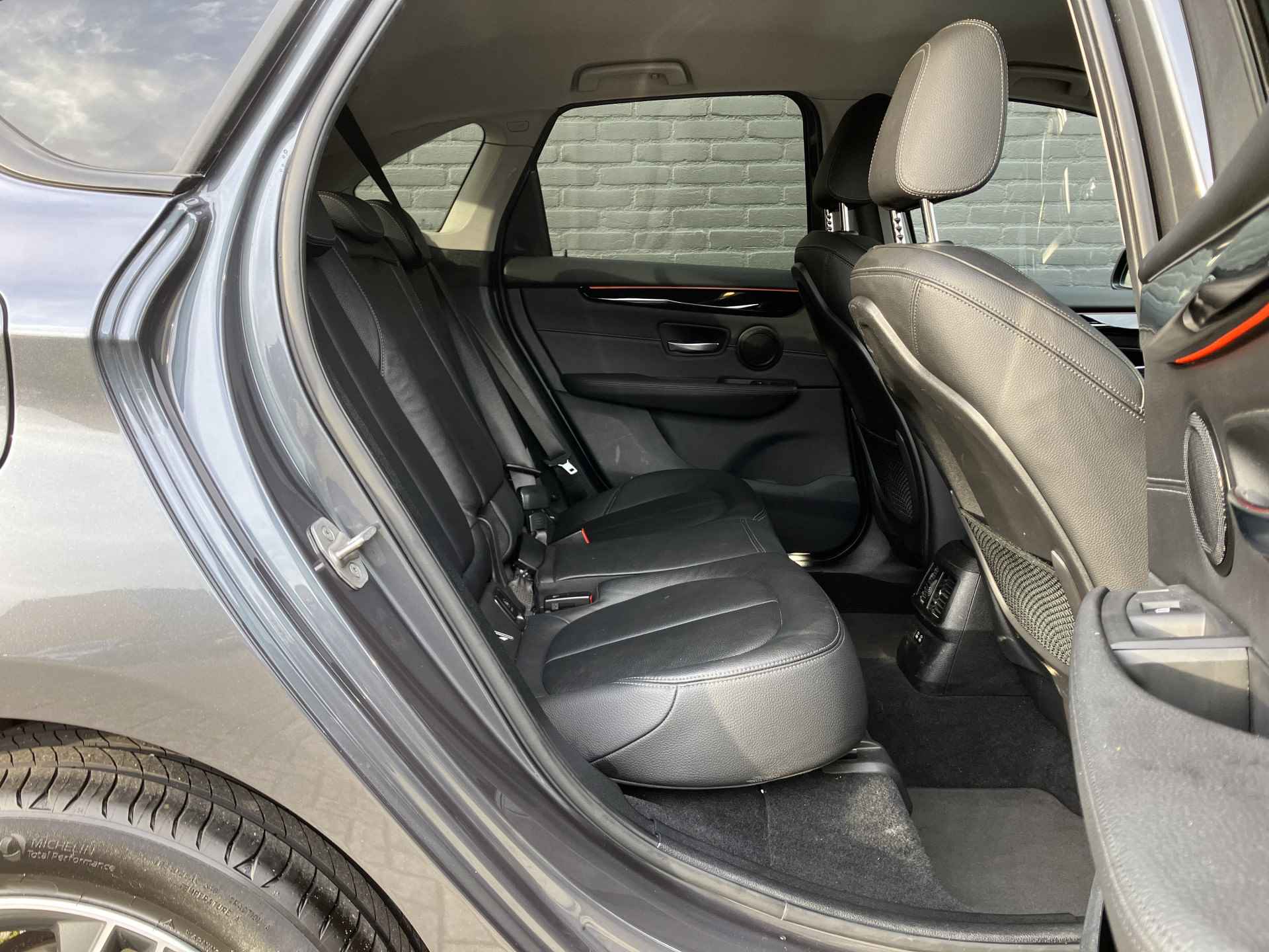 BMW 2 Serie Active Tourer 220i High Executive 192 pk AUT. | 1e eigenaar | dealer onderhouden | leder sportstoelen | navigatie | DAB - 21/40