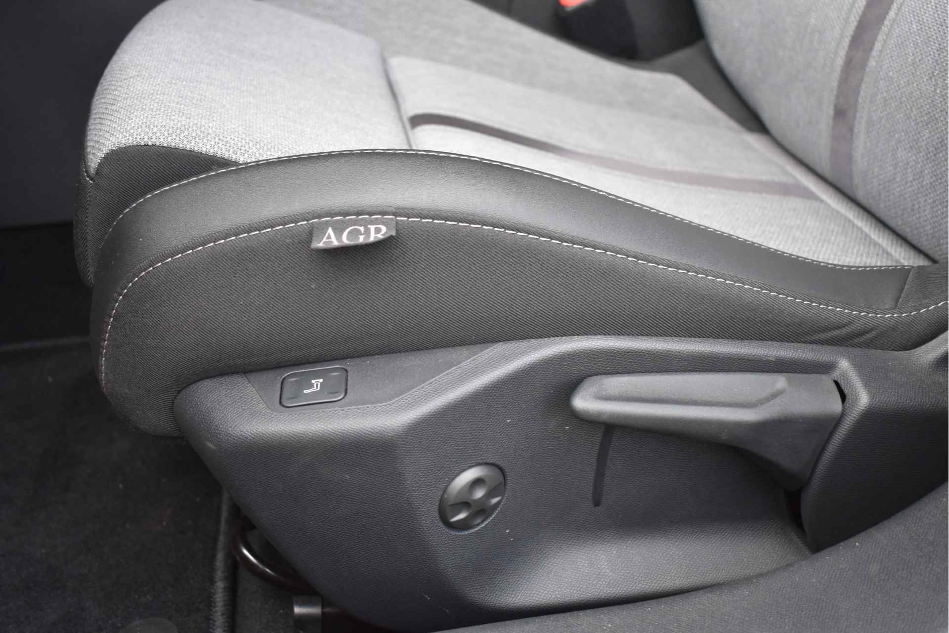 Opel Astra Sports Tourer PHEV 1.6 Turbo Plug-in Hybrid Business Elegance 180pk Automaat | Navigatie Pro | AGR-Comfortstoelen | Dodehoek-Det - 11/63