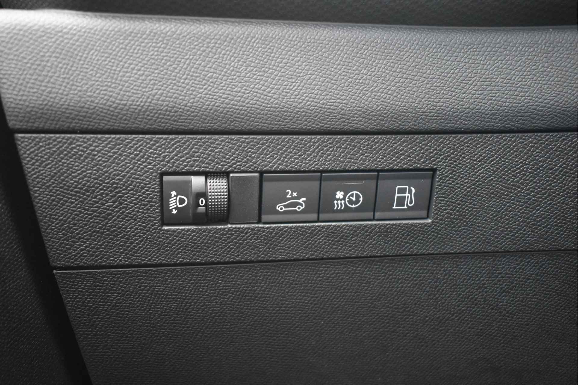 Opel Astra Sports Tourer PHEV 1.6 Turbo Plug-in Hybrid Business Elegance 180pk Automaat | Navigatie Pro | AGR-Comfortstoelen | Dodehoek-Det - 21/63