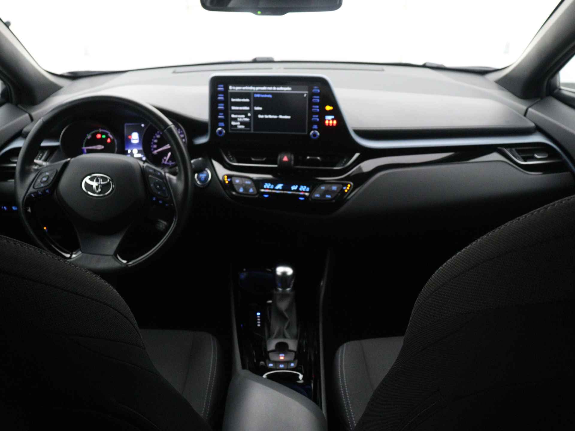 Toyota C-HR 1.8 Hybrid Dynamic+ Limited | Parkeersensoren | Stoel en stuurwiel verwarmd | LM velgen | Cruise Control Adaptief | Climate Control | Camera | - 6/45