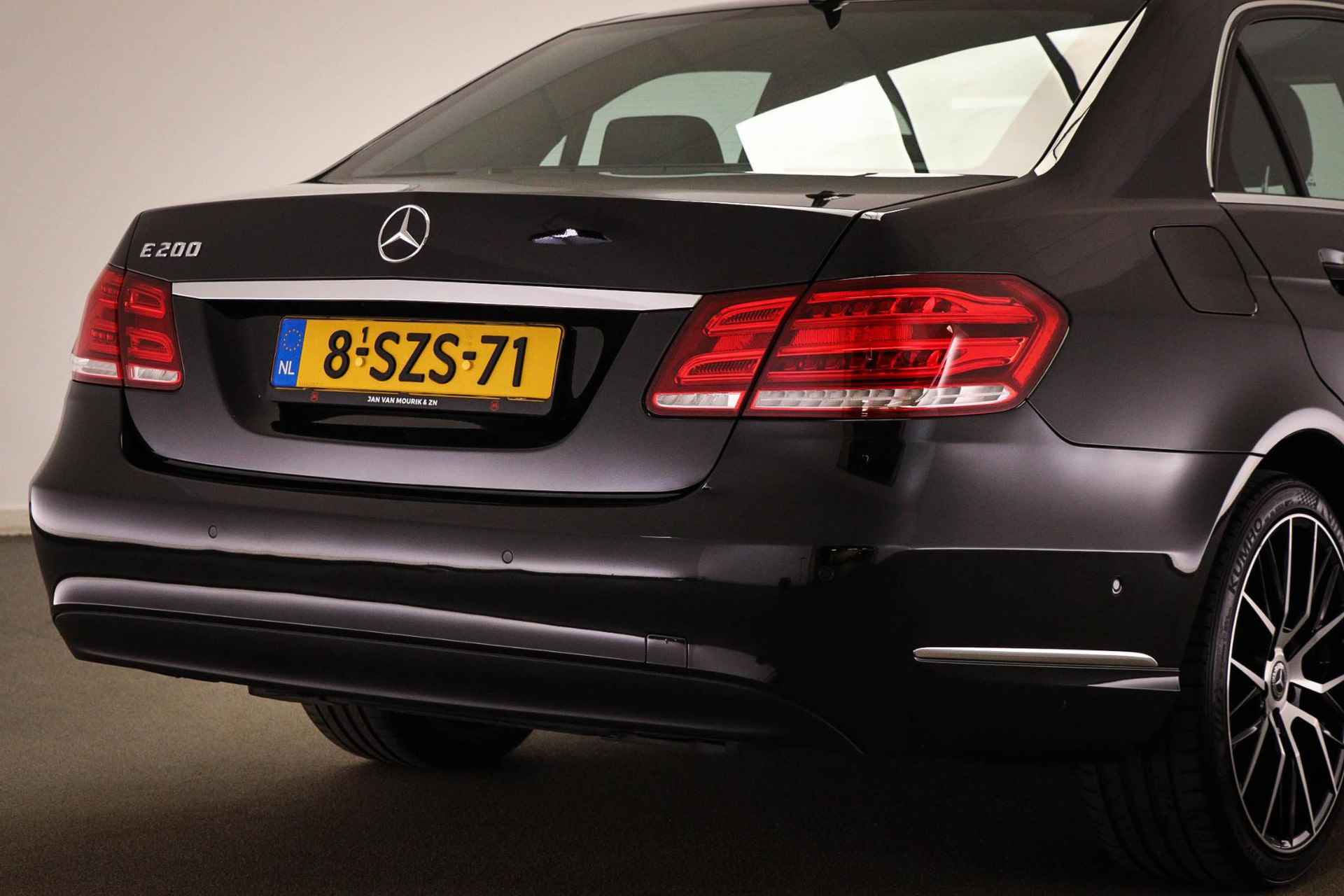 Mercedes-Benz E-klasse 200 Ambition Avantgarde | LED | HOUTAFWERKING | STOELVERWARMING |19" - 18/53