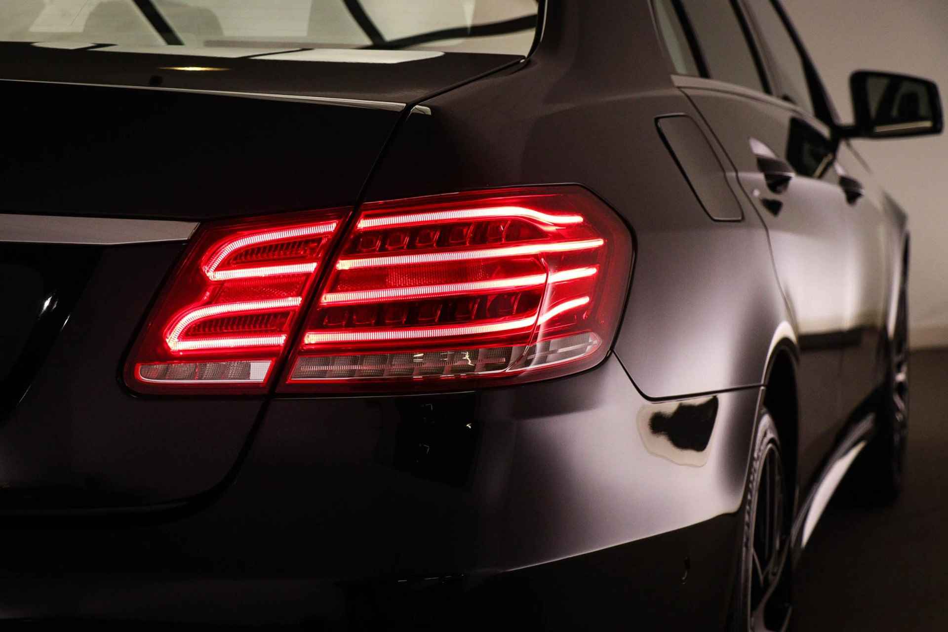 Mercedes-Benz E-klasse 200 Ambition Avantgarde | LED | HOUTAFWERKING | STOELVERWARMING |19" - 19/53