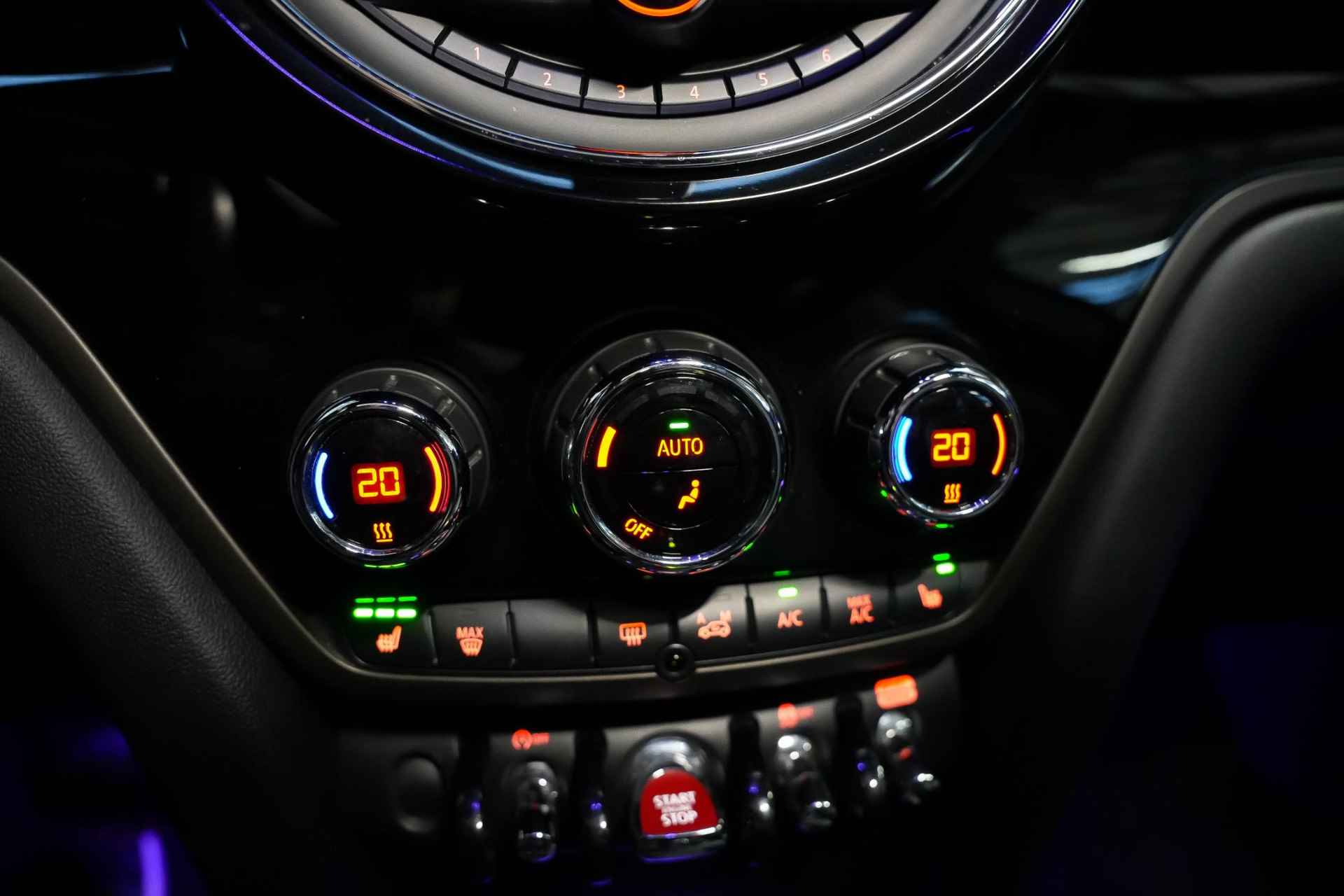 Mini Mini Countryman 2.0 Cooper S JCW Automaat |John Cooper Works|vol lederen interieur|xenon verlichting|panoramadak|stoelverwarming|sfeerverlichting|parkeersensoren|climate control| - 15/33