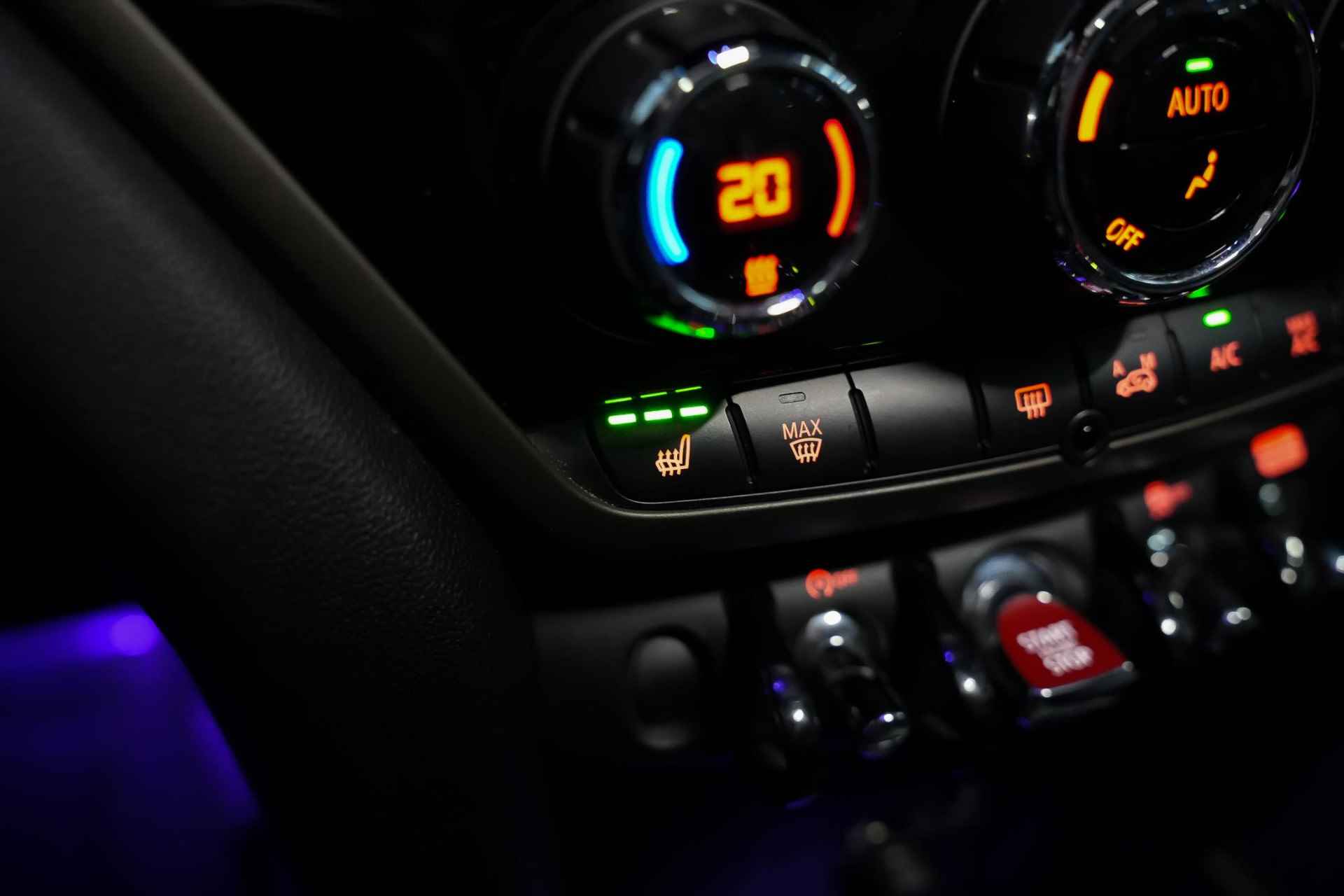 Mini Mini Countryman 2.0 Cooper S JCW Automaat |John Cooper Works|vol lederen interieur|xenon verlichting|panoramadak|stoelverwarming|sfeerverlichting|parkeersensoren|climate control| - 16/33