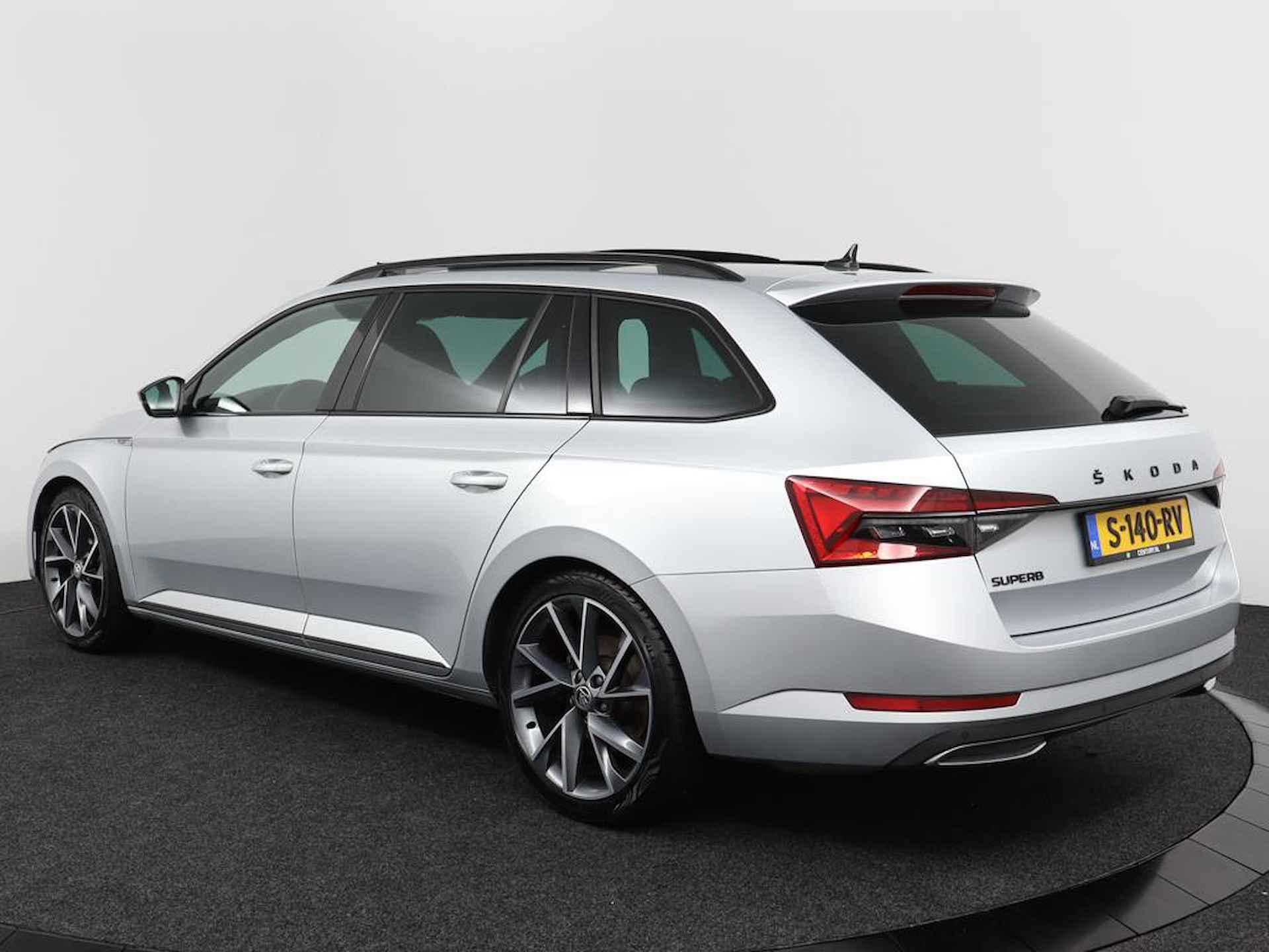 Škoda Superb Combi 1.5 TSI 150Pk Automaat Sportline Business Panodak + Elec. klep + ACC + Zwart optiek + Elec. trekhaak - 10/54