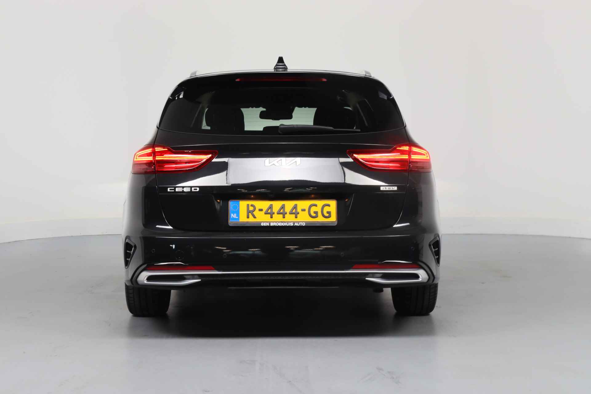 Kia Ceed Sportswagon 1.6 GDI PHEV ExecutiveLine | Leder | Elektr Stoel + Mem | Blis | LED | Elektr Achterklep | Adaptive Cruise | Stoelverwarming + V - 4/43