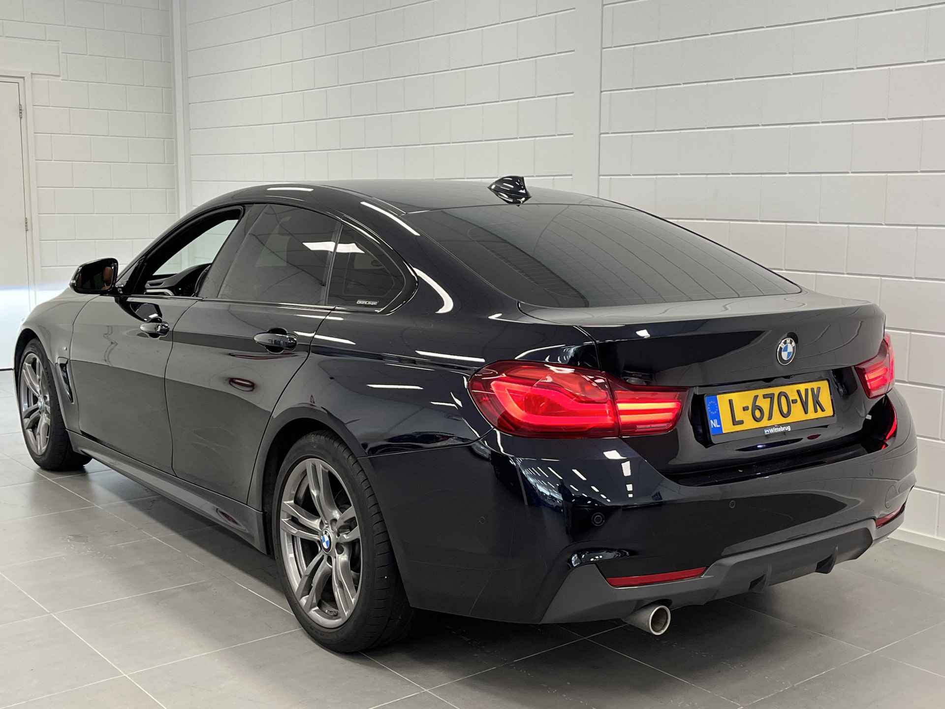 BMW 4 Serie Gran Coupé 418i Executive Edition LEDER | OPEN DAK | NAVIGATIE | DEALER ONDERHOUDEN! - 11/49