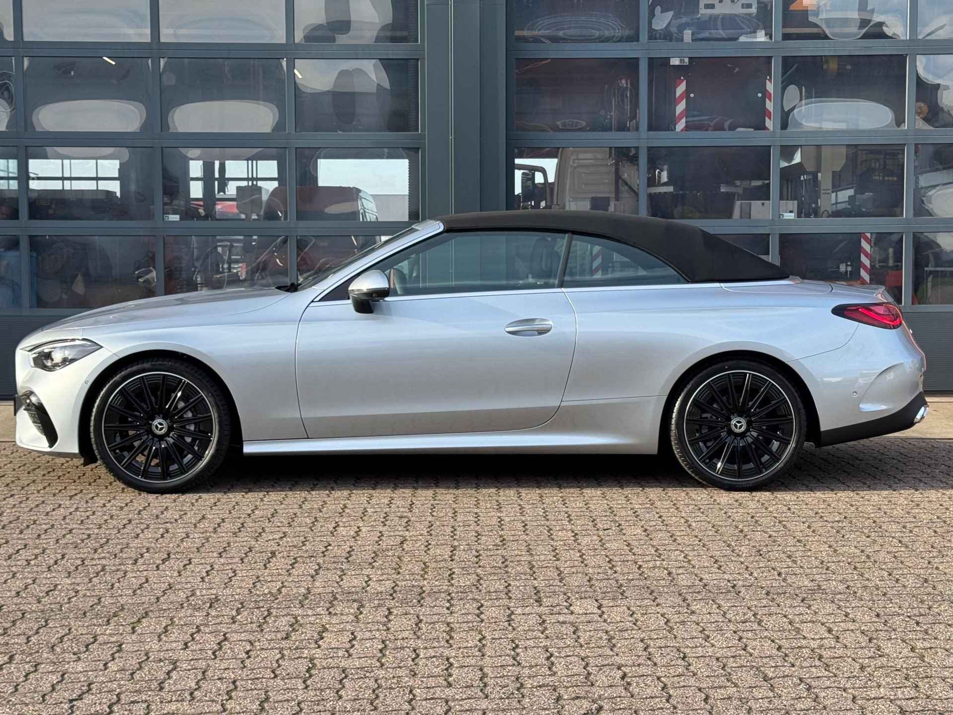 Mercedes-Benz CLE 200 Cabriolet AMG Line | Rij-assistentiepakket | Burmester | Digital Light | Head-up Display - 5/16