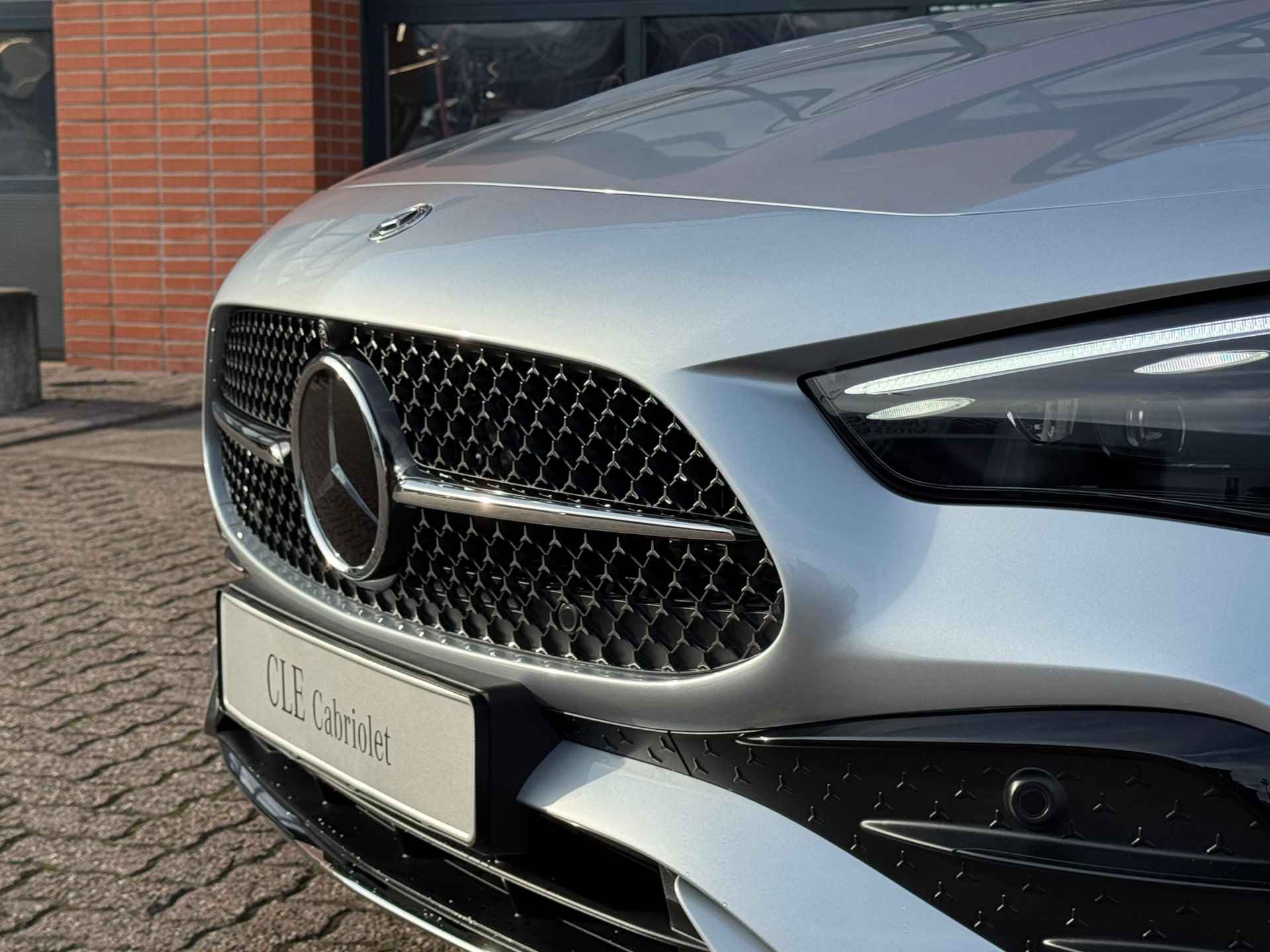 Mercedes-Benz CLE 200 Cabriolet AMG Line | Rij-assistentiepakket | Burmester | Digital Light | Head-up Display - 4/16