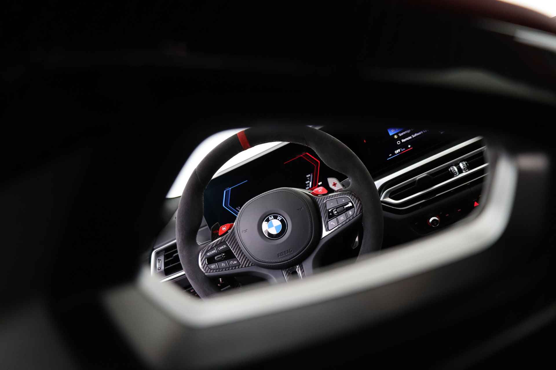 BMW 3 Serie M3 CS High Executive Automaat / M Drive Professional / M Carbon kuipstoelen / Adaptief M Onderstel / M Carbon-Keramik-Remmen / Live Cockpit Professional - 27/93