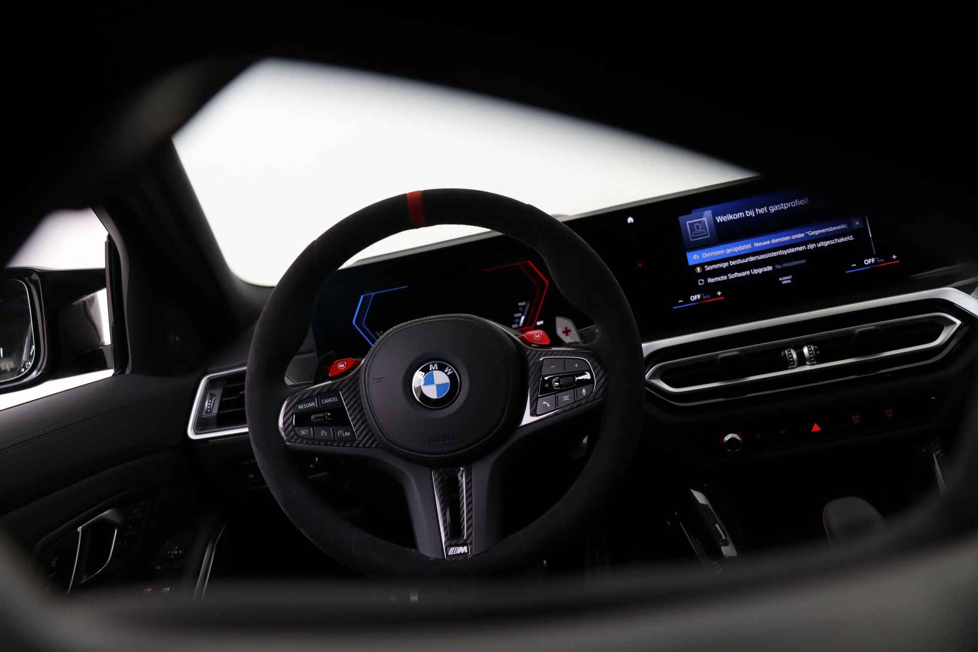 BMW 3 Serie M3 CS High Executive Automaat / M Drive Professional / M Carbon kuipstoelen / Adaptief M Onderstel / M Carbon-Keramik-Remmen / Live Cockpit Professional - 29/93