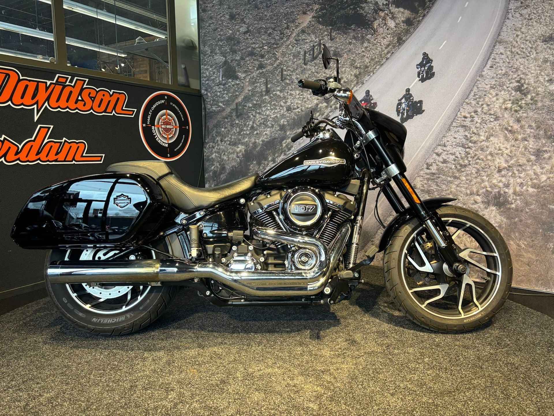 Harley-Davidson FLSB Sport Glide - 2/14