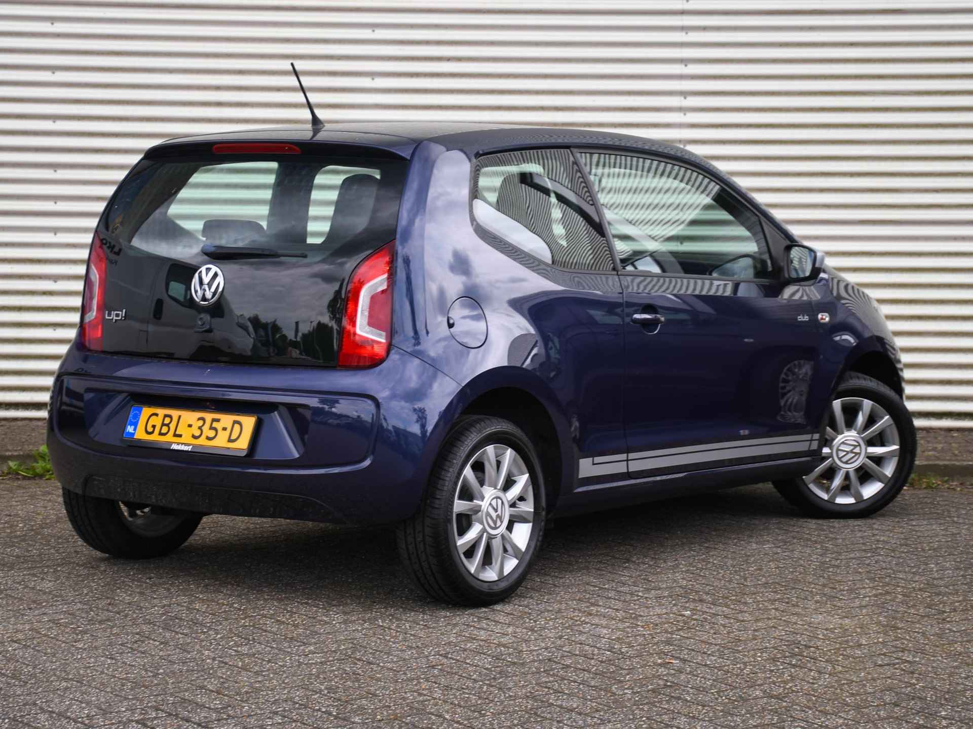 Volkswagen Up! Club Up! 1.0 BlueMotion 60pk 15''LM | RADIO | AIRCO | 70.000KM | AUX | 12 MND GARANTIE - 4/26