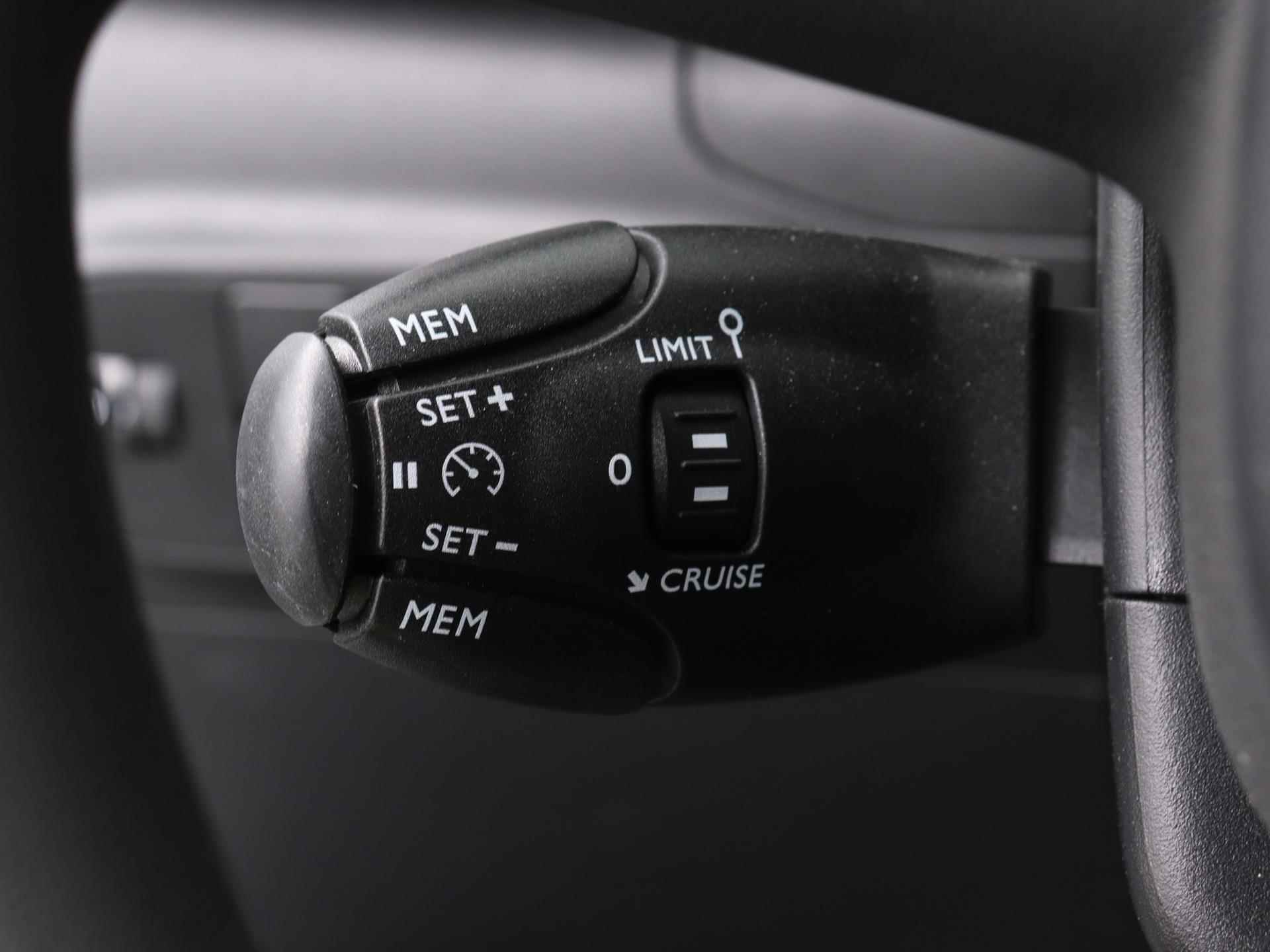 Citroen C3 C-Series 83pk  | Facelift Model | Navigatie Via AppleCarPlay/AndroidAuto | Climate Controle | Voorstoelen Verwarmd | Bluetooth | All Season Banden - 28/37