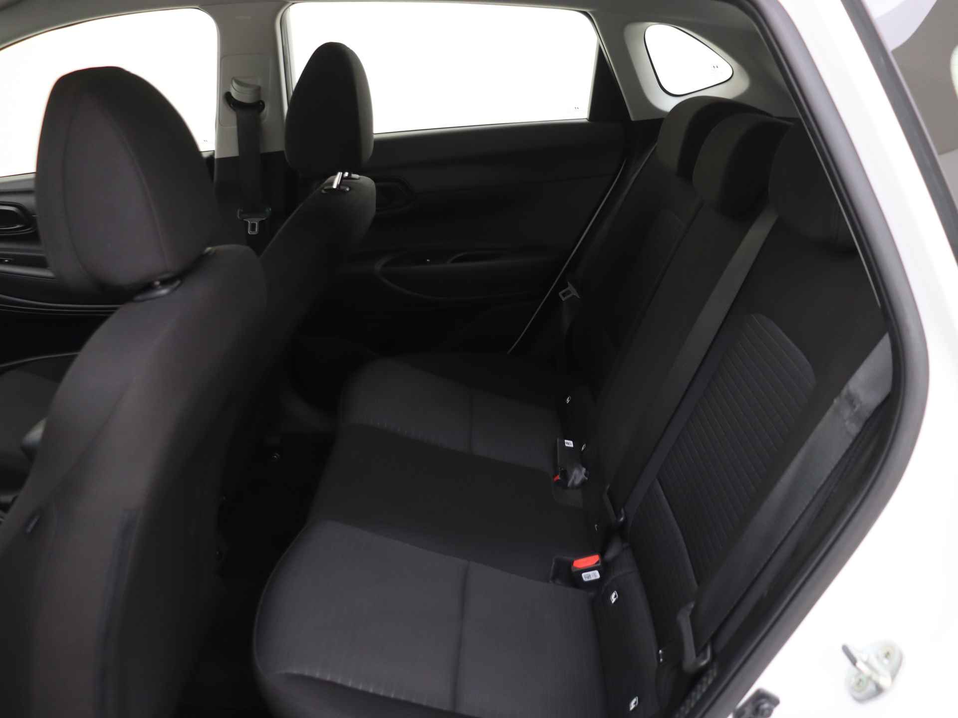 Hyundai i20 1.0 T-GDI Comfort Smart Automaat | Navigatie | Airco | Parkeer hulp Achter - 13/40