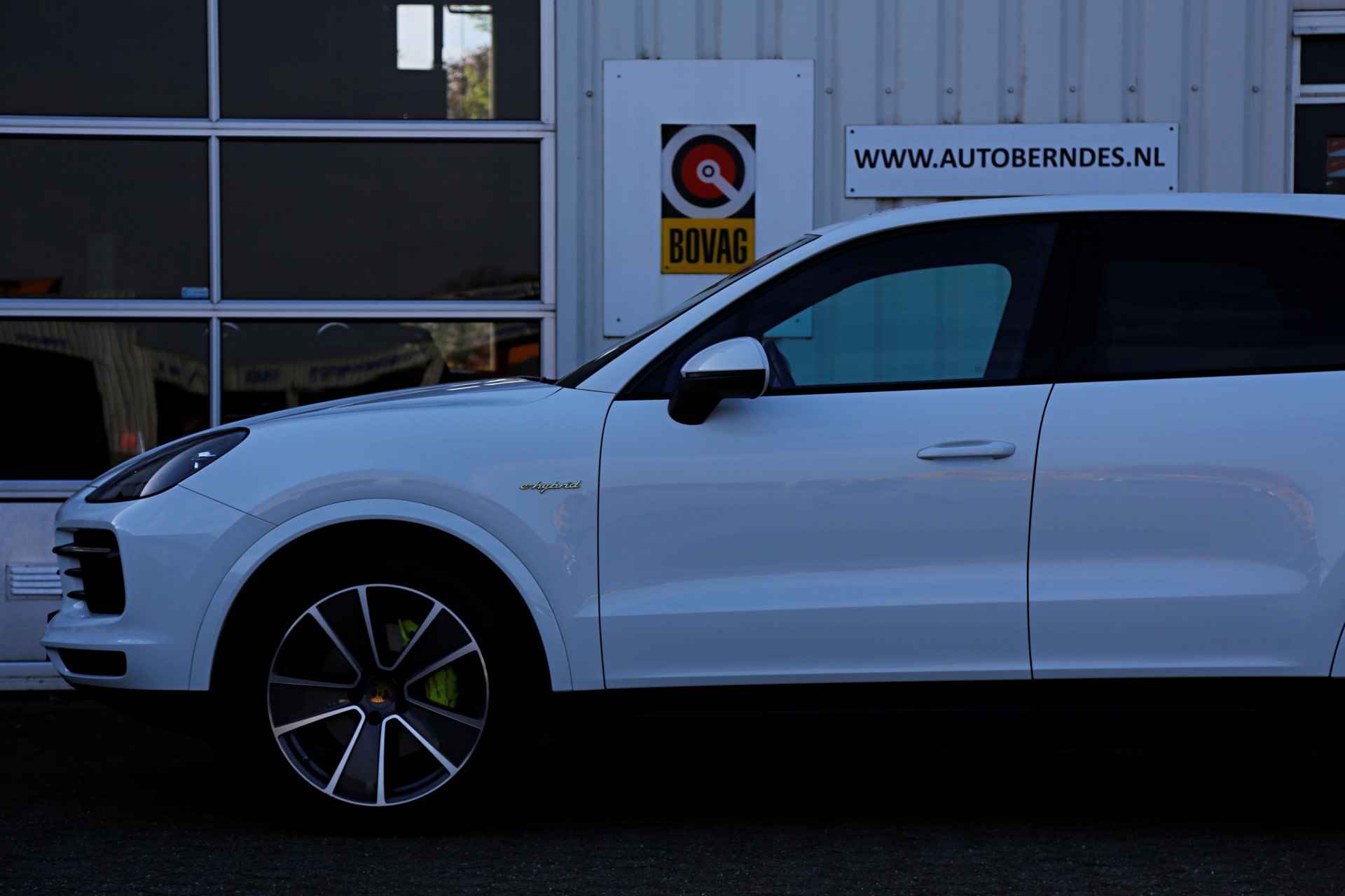 Porsche Cayenne 3.0 E-Hybrid 462PK Plug in*Perfect Porsche Onderh.*1ste Eig*Luchtvering/PASM/Black Pack/Sportuitlaat/Sport Chrono/Apple Carplay- - 51/65