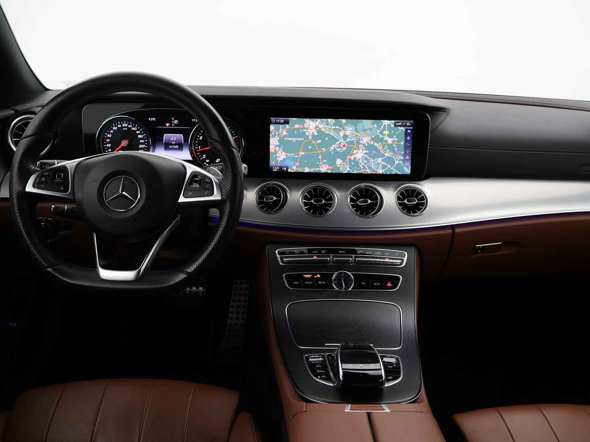 Mercedes-Benz E-klasse Coupé 200 AUT9 AMG SPORT NIEUW MODEL + SFEERVERLICHTING / CARPLAY / LEDER - 4/56