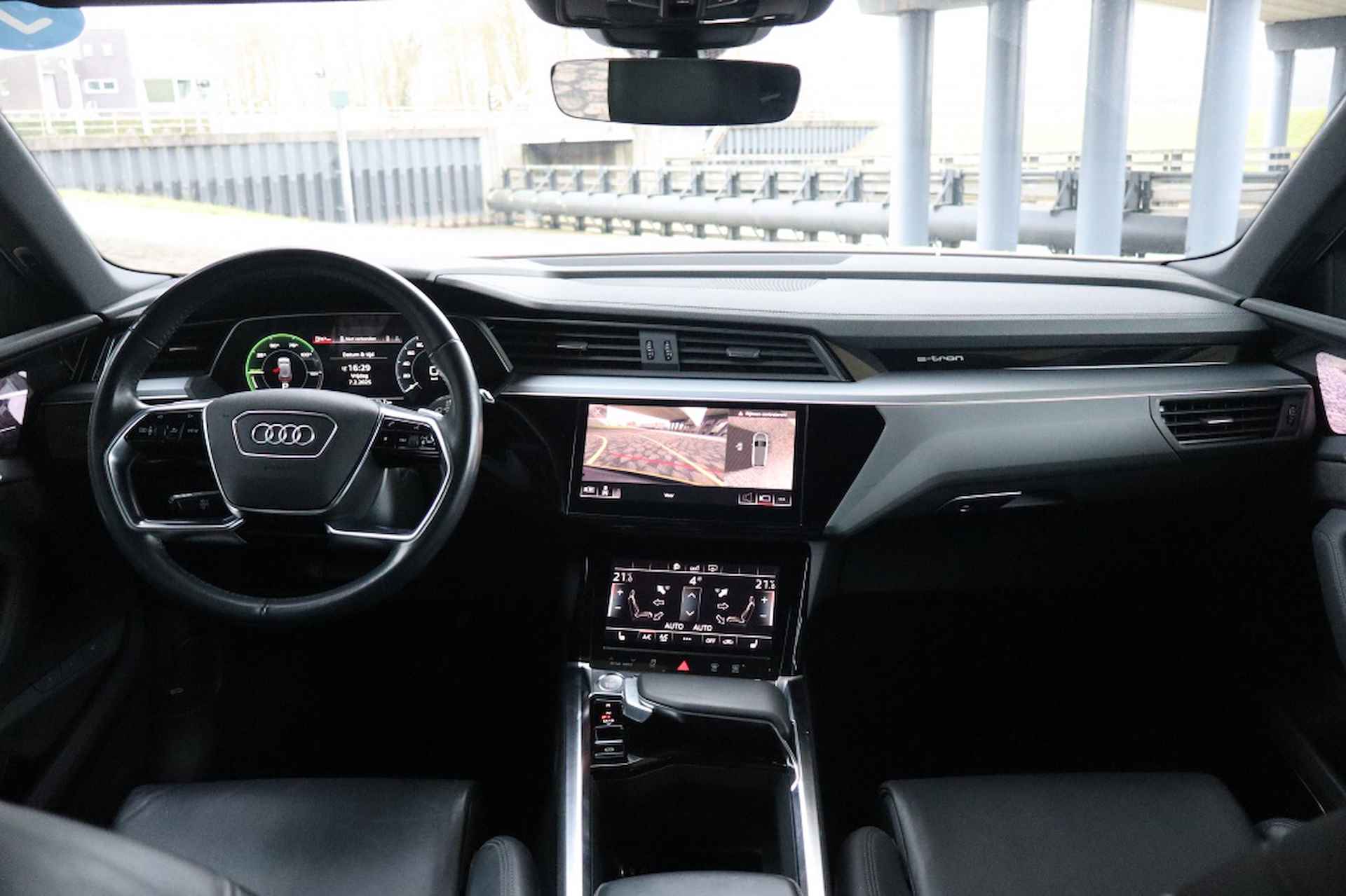 Audi e-tron e-tron 55 Quattro. Adv. I Geen Import I Schuifdak I Stoelverwarm - 3/4