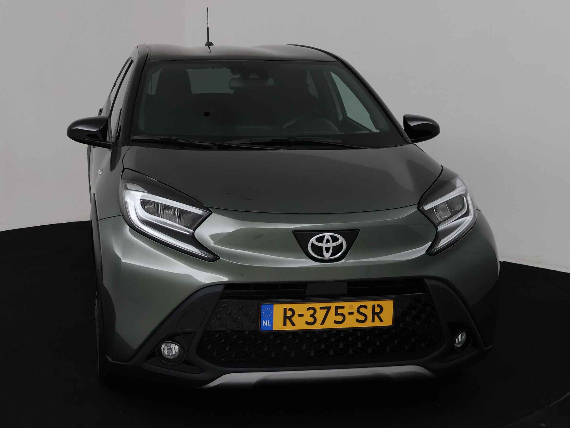 Toyota Aygo X 1.0 VVT-i S-CVT Envy | JBL | Navigatie | Camera | Climate Control | LM velgen | - 27/39