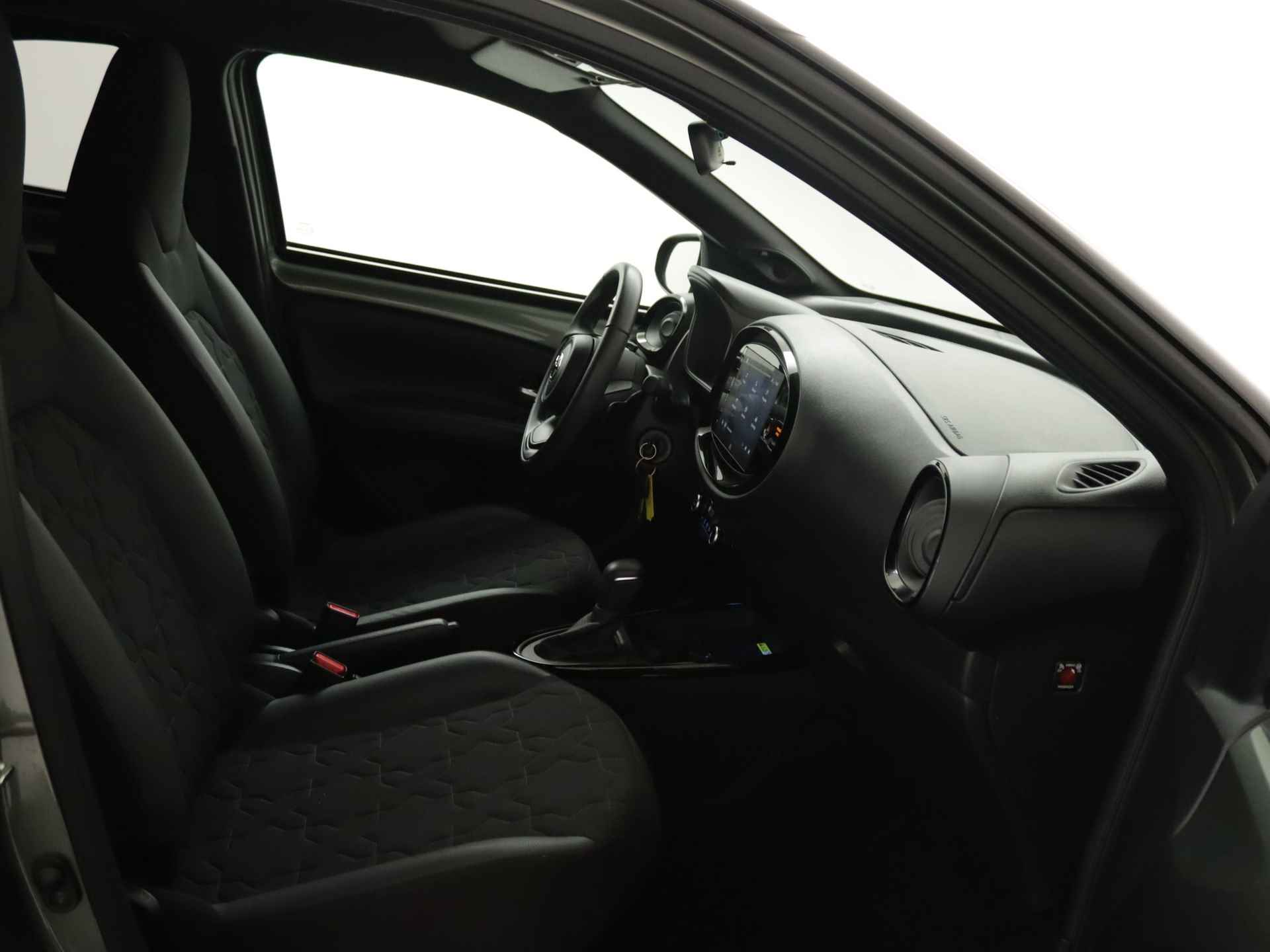 Toyota Aygo X 1.0 VVT-i S-CVT Envy | JBL | Navigatie | Camera | Climate Control | LM velgen | - 30/39