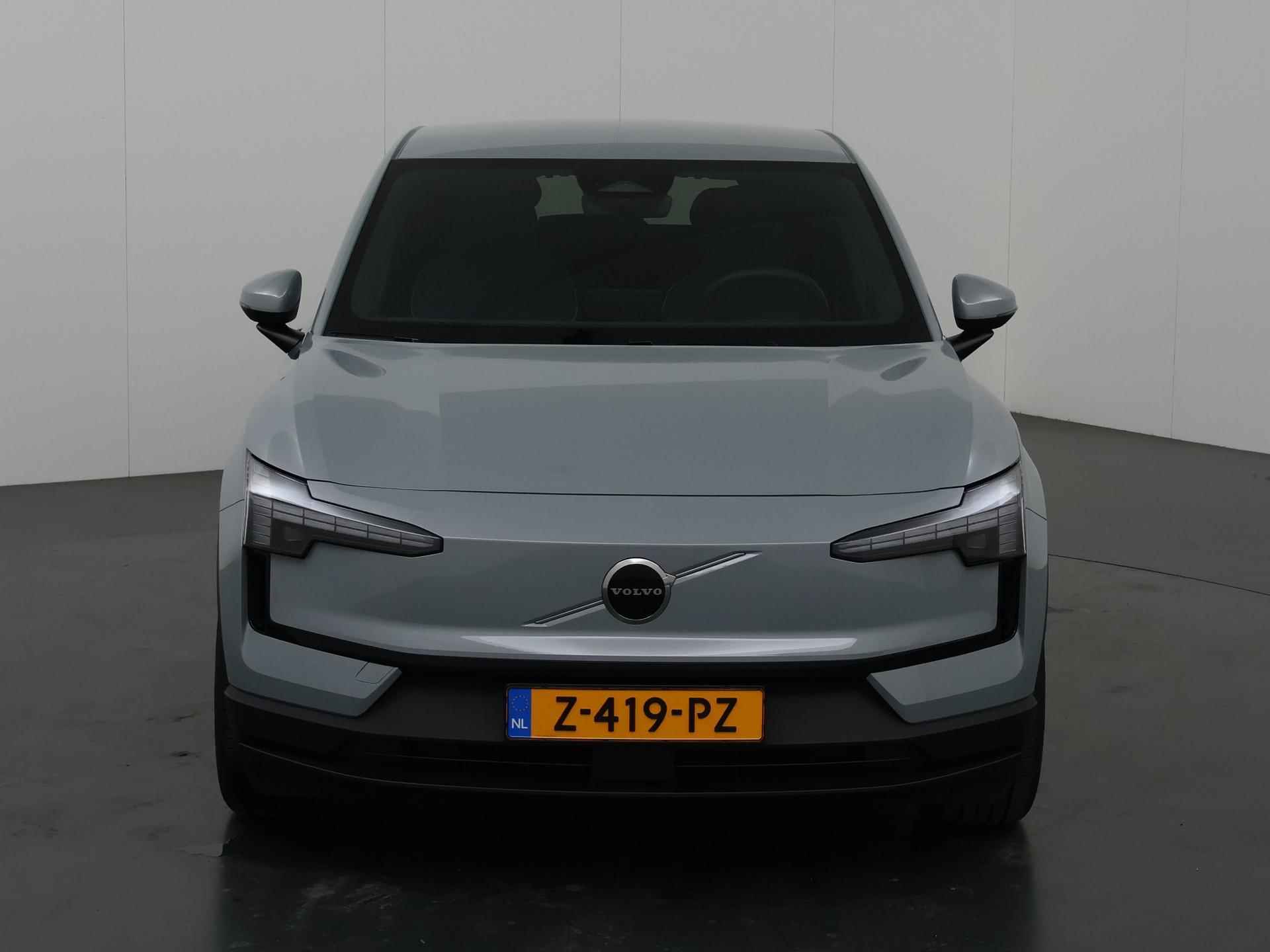 Volvo EX30 Single Motor Core 51 kWh | Winterpakket | Parkeercamera | Cruise Control Adaptief | Keyless go | Navigatie | Carplay | - 4/36