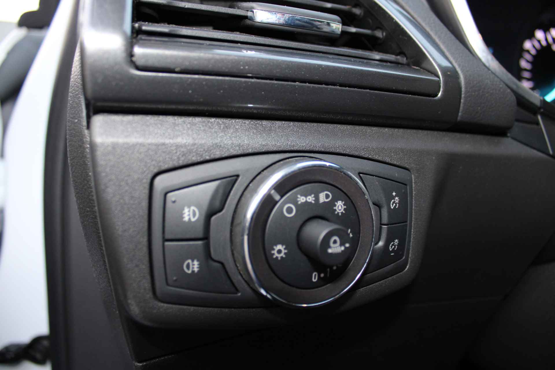 Ford Mondeo 2.0 Hybrid Automaat Titanium | Navigatie | NL auto - 27/37