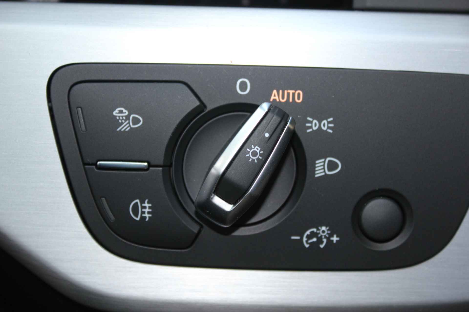 Audi A4 Avant 45 TFSI Quattro S Line Edition 266 pk Automaat Navigatie Plus,Black Line, Led,3 Zone Clima,Trekhaak - 47/58