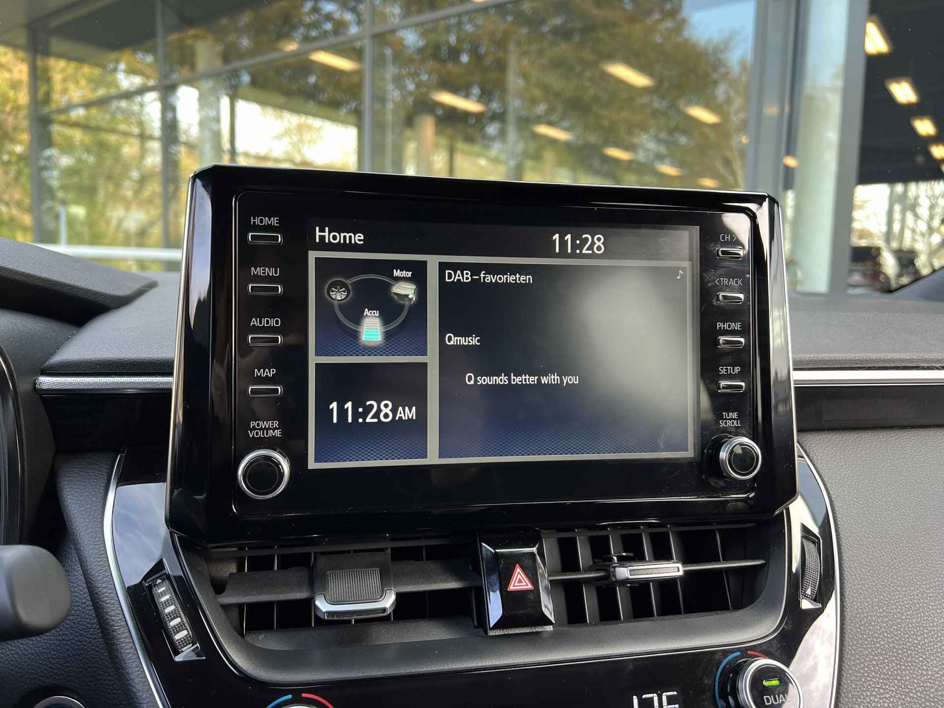 Toyota Corolla Touring Sports 1.8 Hybrid Dynamic | Carplay | Stoelverwarming | Adaptieve Cruise Control - 11/31