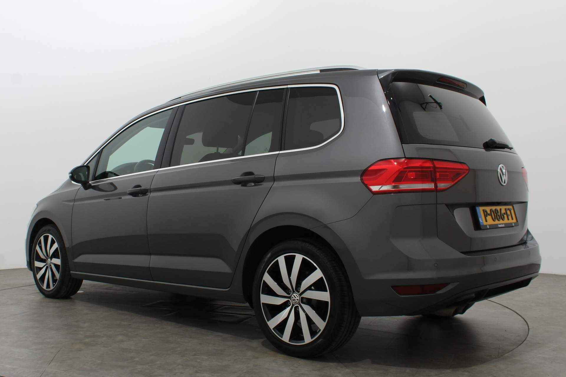 Volkswagen Touran 1.8 TSI 180PK HIGHLINE DSG7 | Leder | Trekhaak | Navi - 4/43